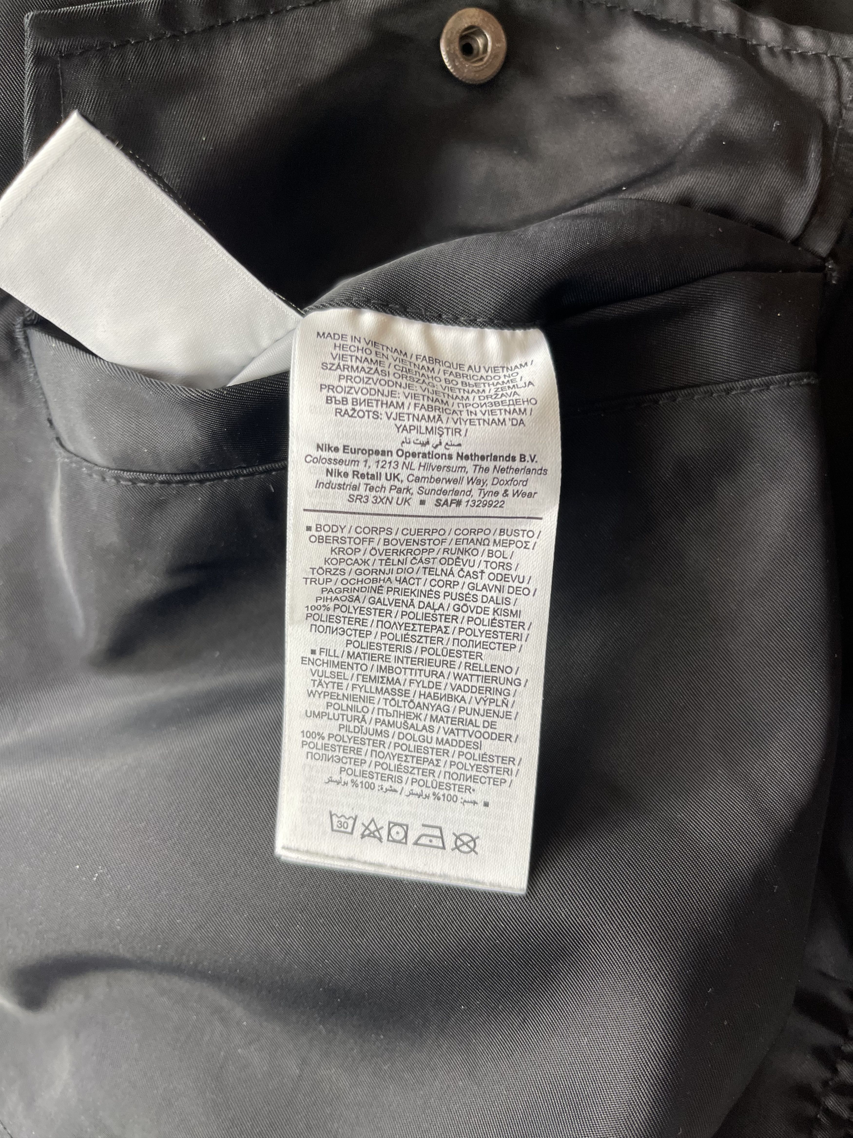 Nike Nike swoosh black nylon logo bomber jacket Size US M / EU 48-50 / 2 - 15 Thumbnail