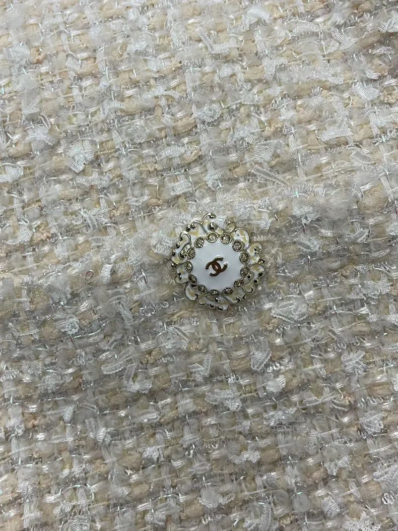 Chanel Chanel 25K beige tweed coat Size XS / US 0-2 / IT 36-38 - 2 Thumbnail