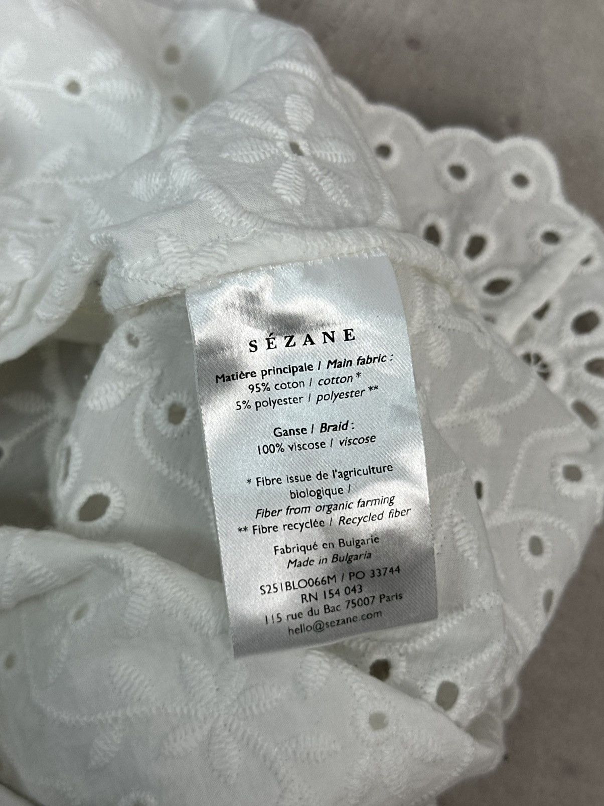 Sezane Sezane White Embroidered Florals Buttons Sleeveles Blouse Size S / US 4 / IT 40 - 8 Thumbnail
