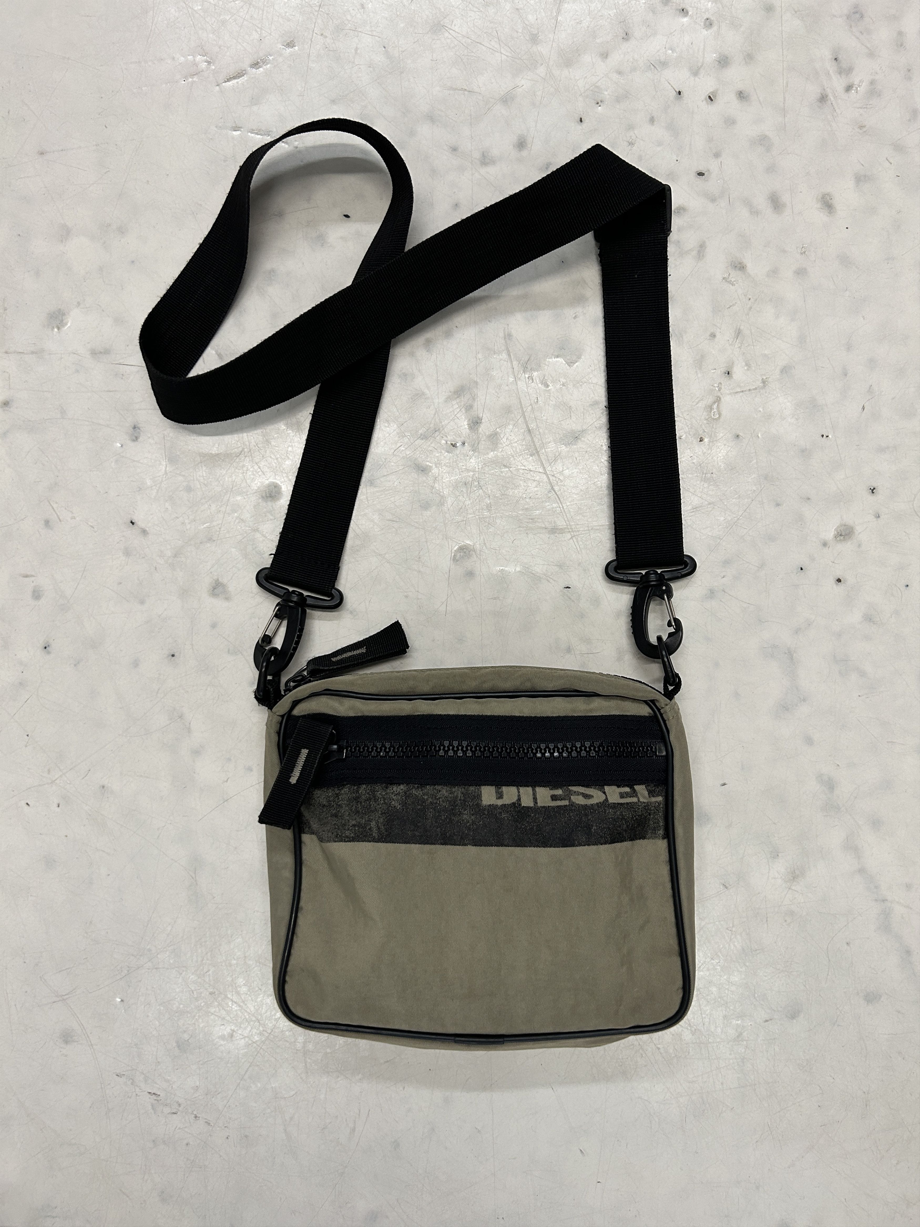Diesel × Vintage Vintage 90s y2k Diesel shoulder crossbody bag Size ONE SIZE - 1 Thumbnail