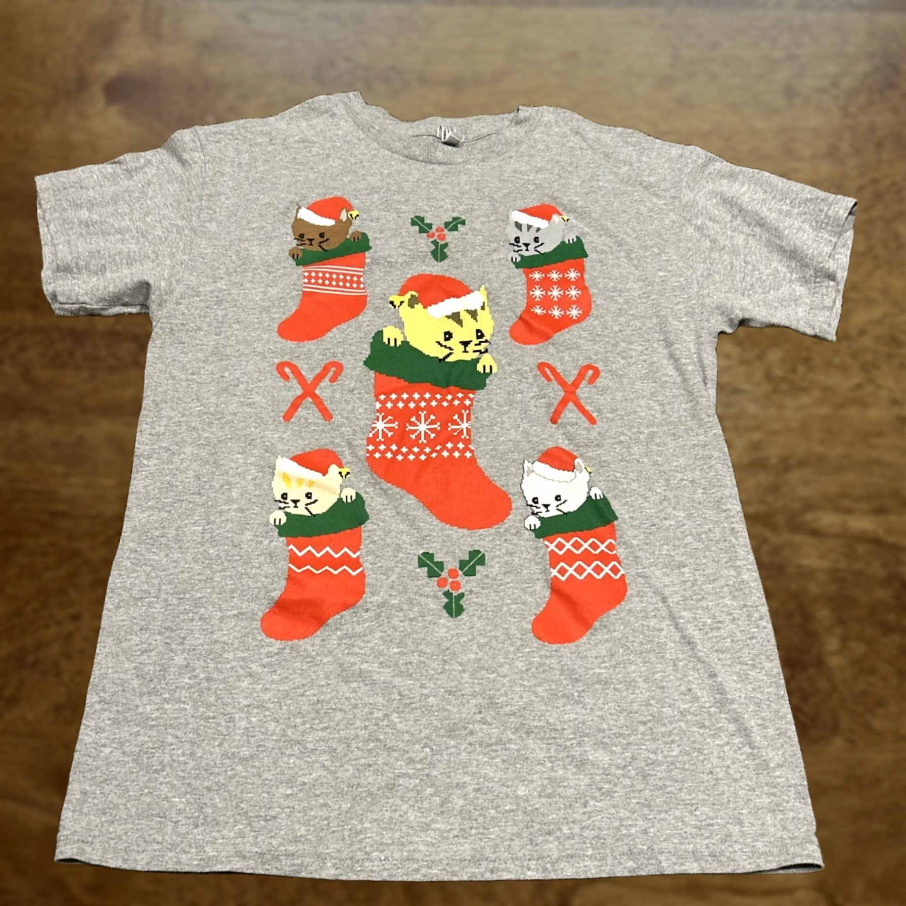 AAA AAA Men’s M Christmas T-Shirt Gray Cats In Stockings Size US M / EU 48-50 / 2 - 1 Thumbnail