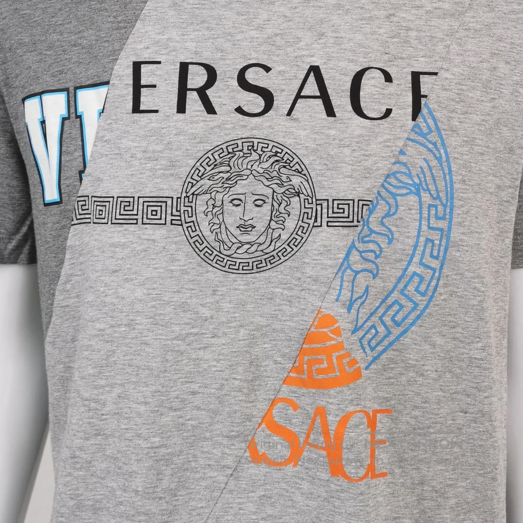 Versace Versace L Cotton Colorblock Logo Crew Neck T-Shirt. Size US L / EU 52-54 / 3 - 1 Thumbnail