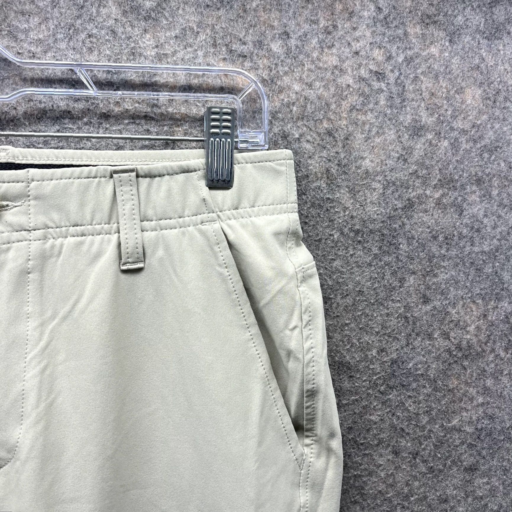 Under Armour Under Armour Pants Men 30x30 Khaki Beige Flat Front Chino Print? No—Beige Flat Front UA Stretch Golf Pants Men 30x30 Regular Size US 30 / EU 46 - 5 Thumbnail