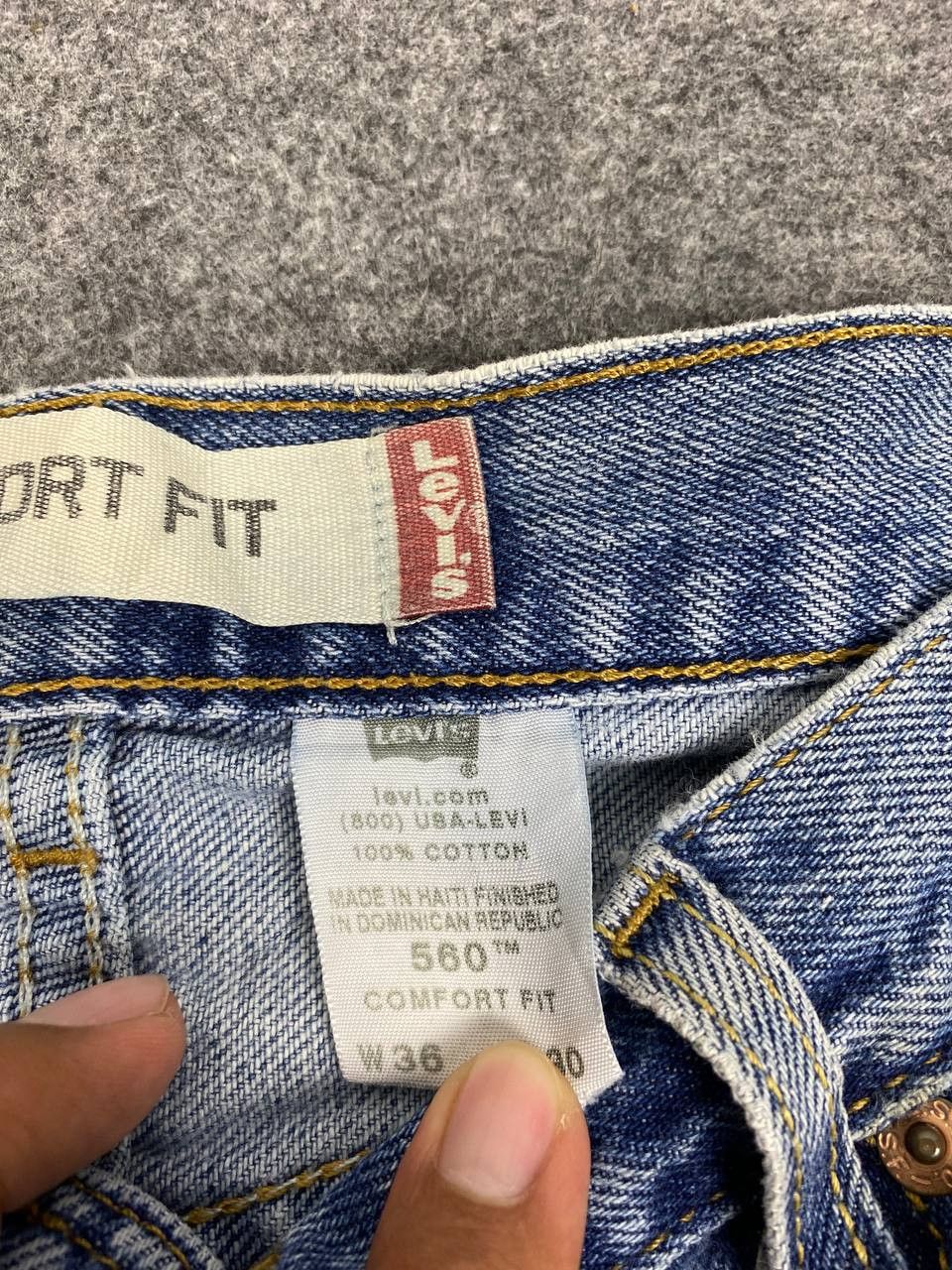 Levi's vintage levis 560 comfort fit distressed denim Size US 36 / EU 52 - 14 Thumbnail