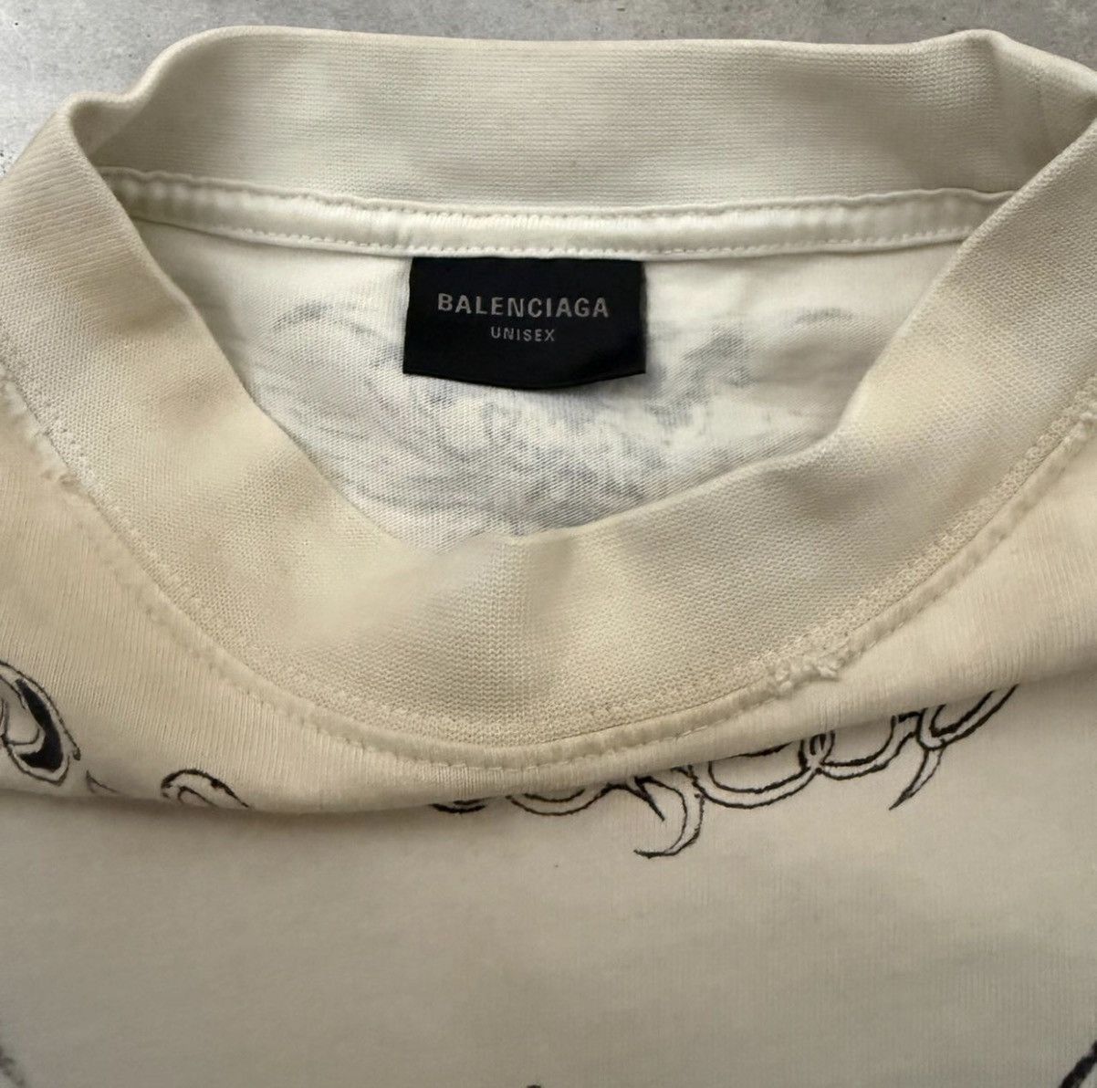 Balenciaga balenciaga tattoo distressed long sleeve Size US M / EU 48-50 / 2 - 5 Thumbnail