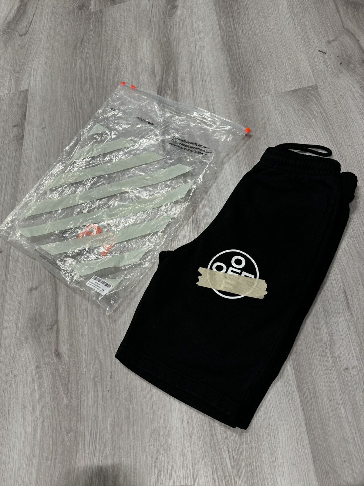 Off-White Off White Arrow Tape Shorts Size US 28 / EU 44 - 1 Thumbnail