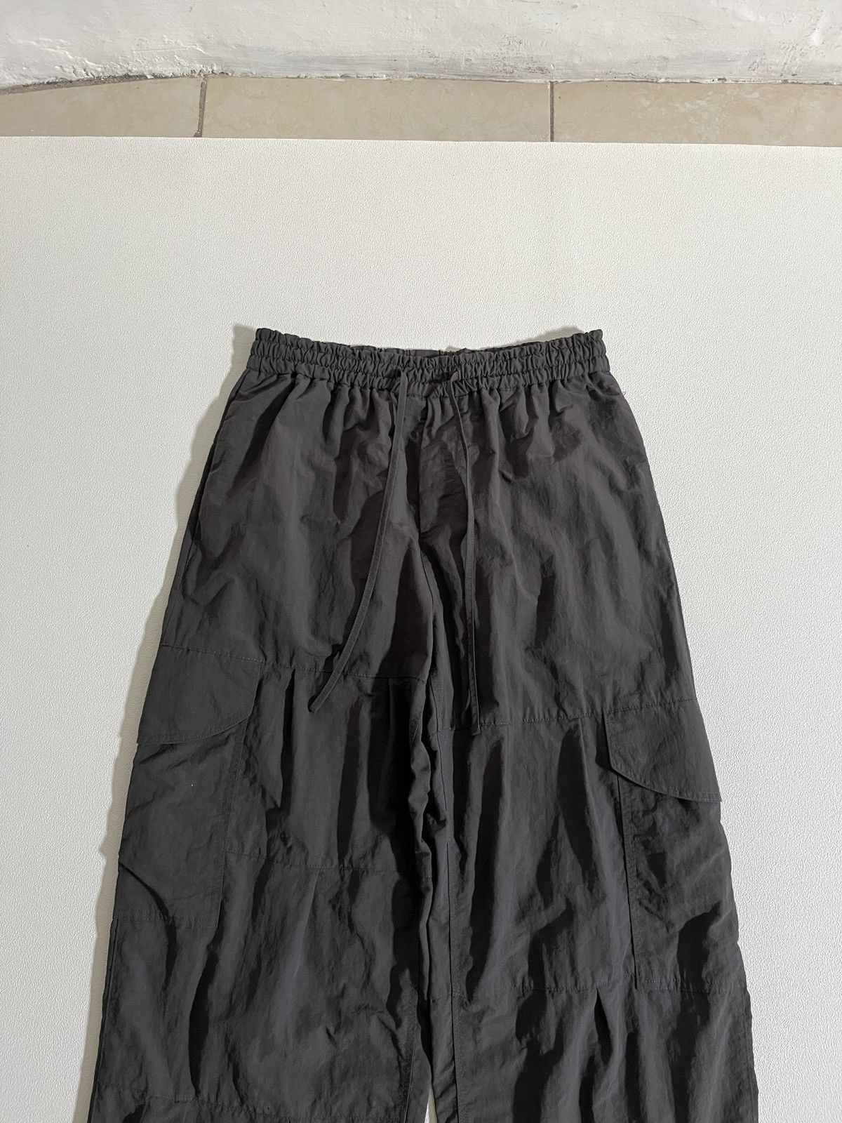 POST ARCHIVE FACTION (PAF) Belier Atelier Drizzle Cargo Pants Khaki Grey Size US 31 - 4 Thumbnail