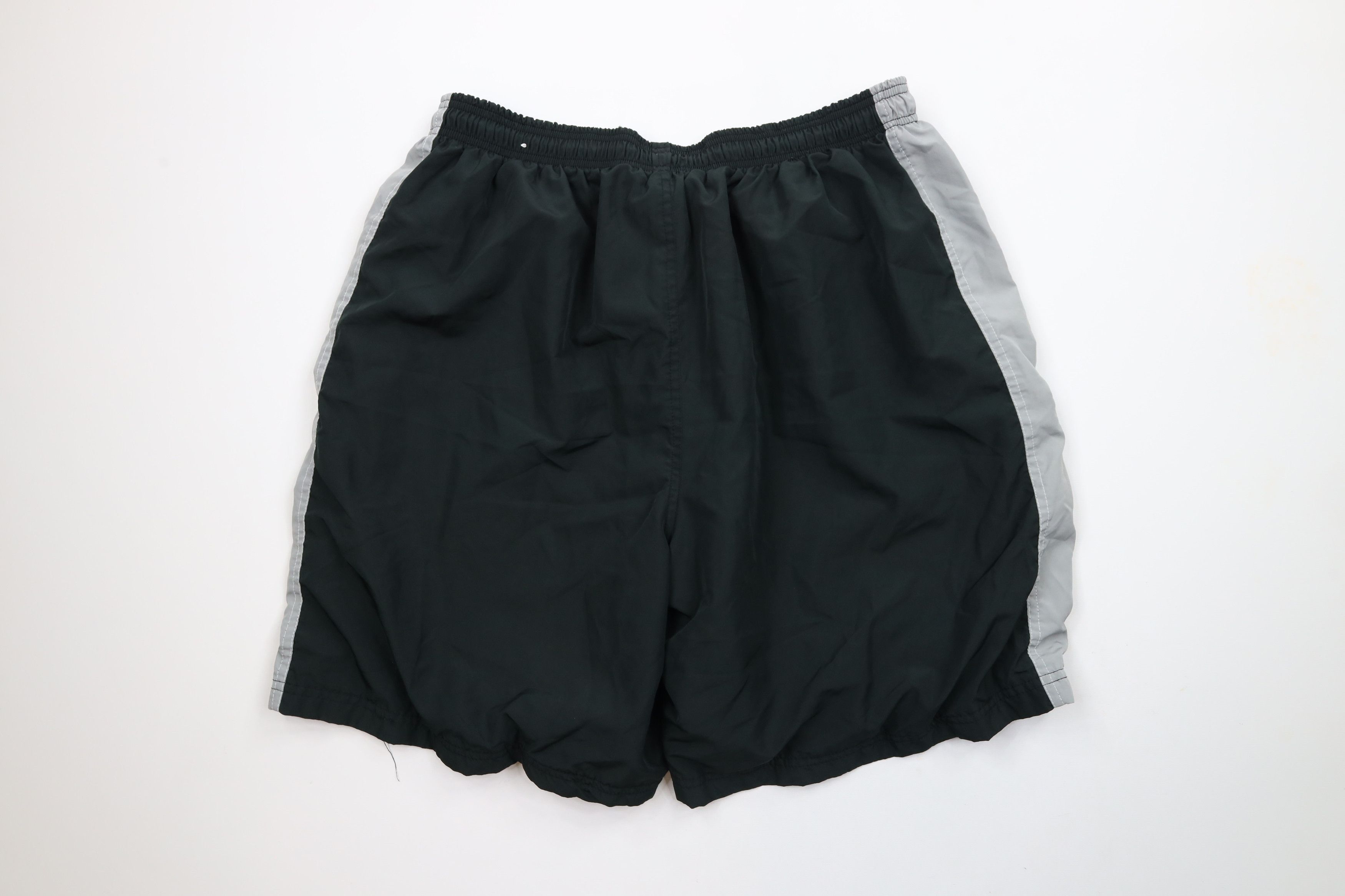Reebok × Vintage Vintage 90s Reebok Spell Out Lined Above Knee Shorts Black Size US 36 / EU 52 - 9 Thumbnail