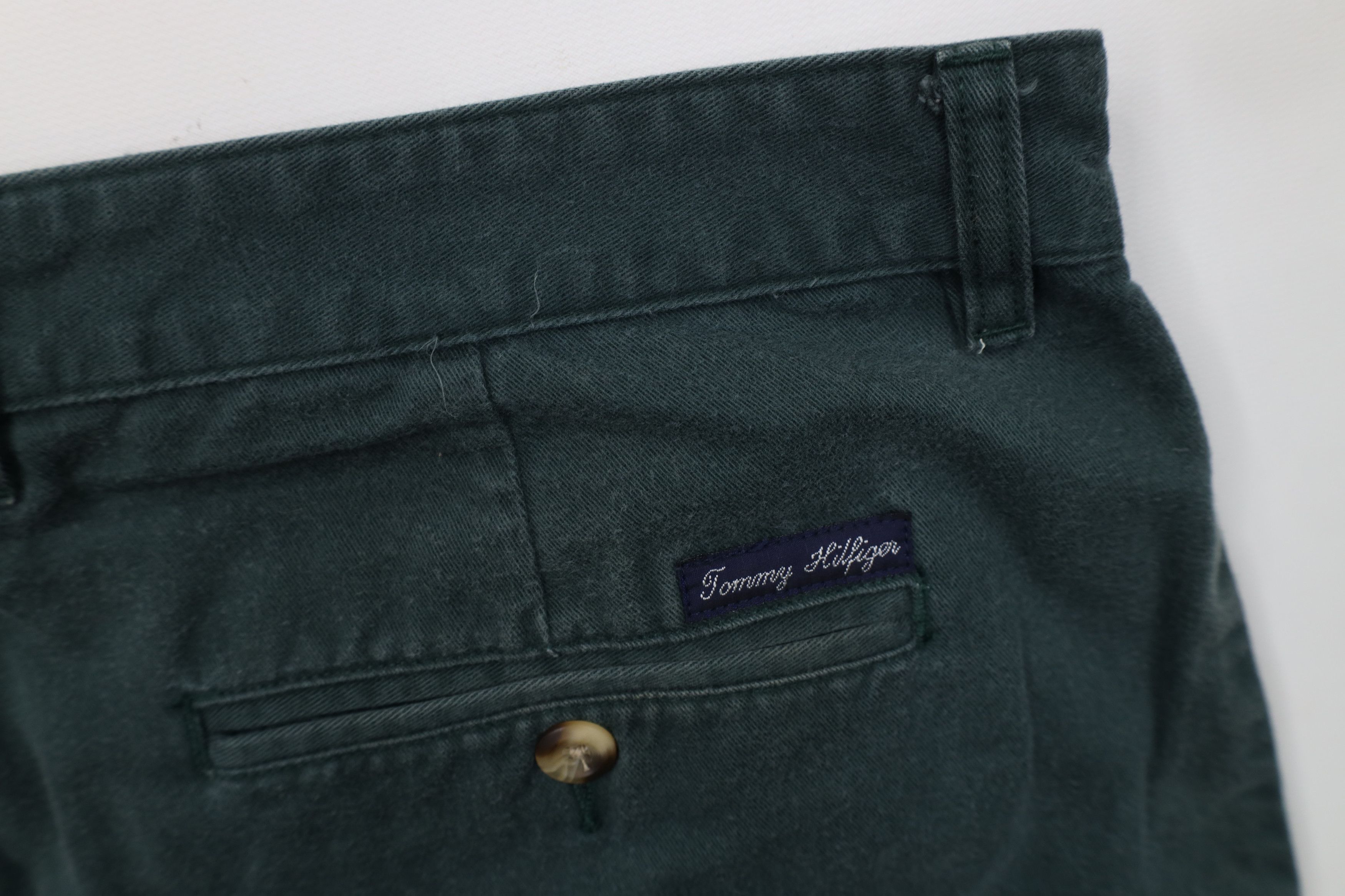 Tommy Hilfiger Vintage 90s Tommy Hilfiger Above Knee Chino Shorts Green Size US 40 / EU 56 - 12 Thumbnail
