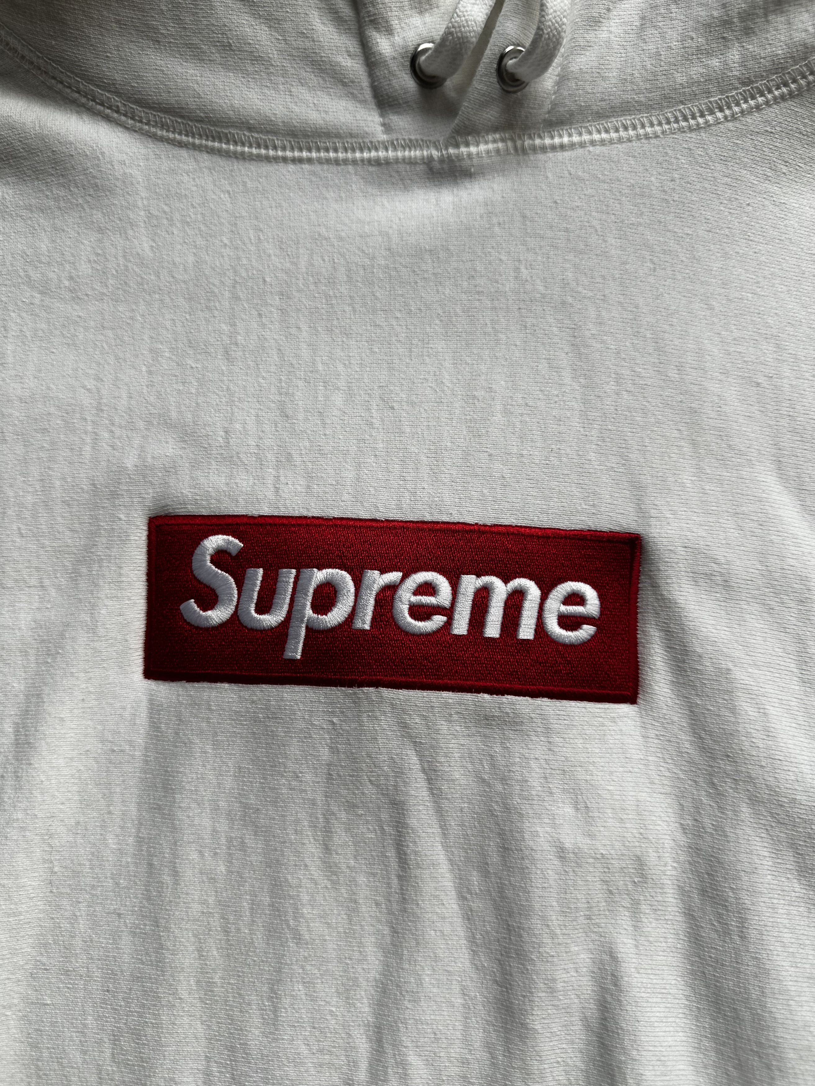 Supreme Supreme White Box Logo Hoodie FW21 2021 Size US M / EU 48-50 / 2 - 2 Thumbnail