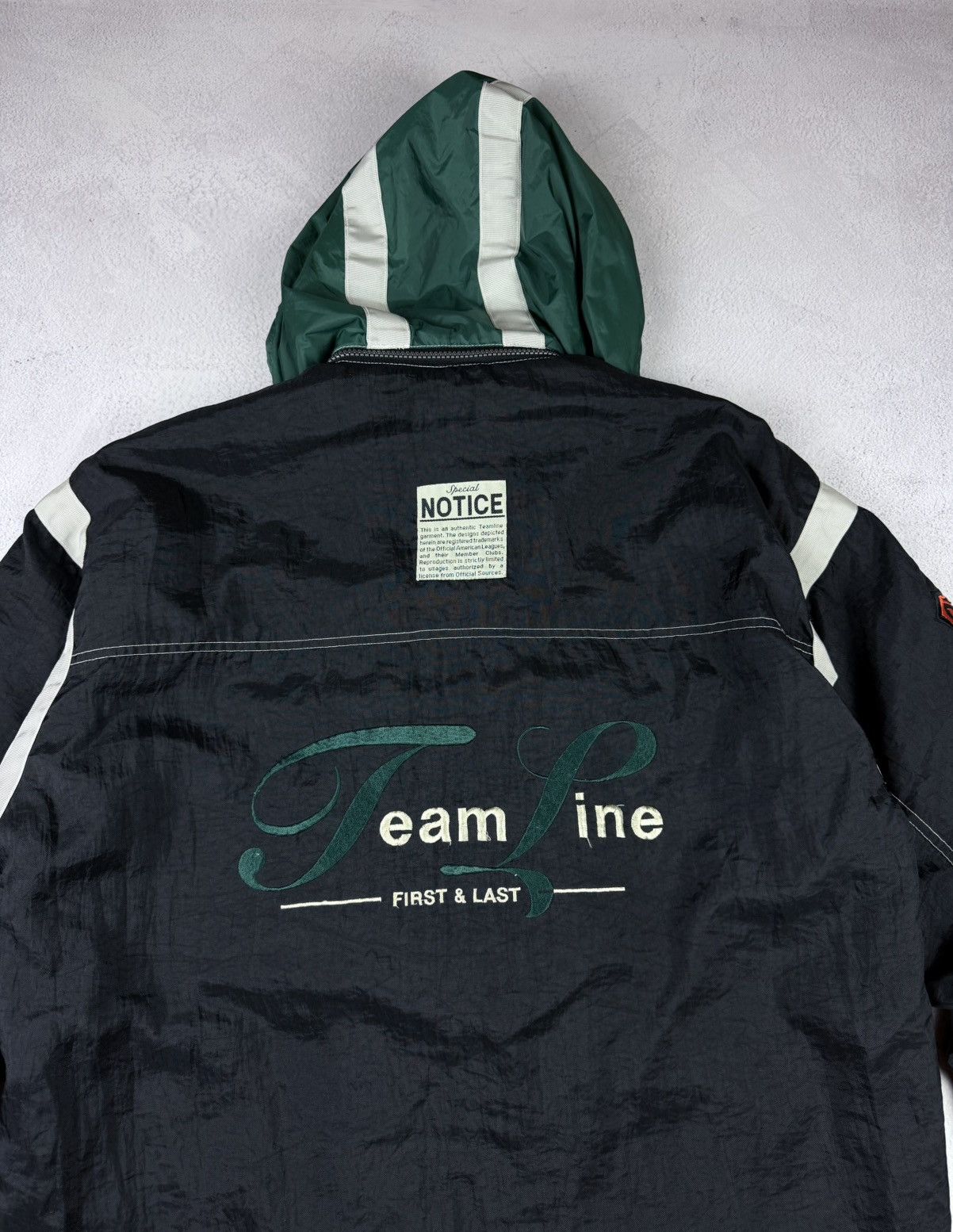 Vintage Vintage 90 x Campri Los Angeles Kings Jacket Hooded Men’s Size US M / EU 48-50 / 2 - 12 Thumbnail