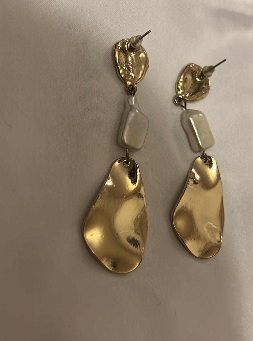 Kenneth Jay Lane Kenneth Jay Lane Hammered gold-plated faux pearl Earrings Size ONE SIZE - 5 Thumbnail