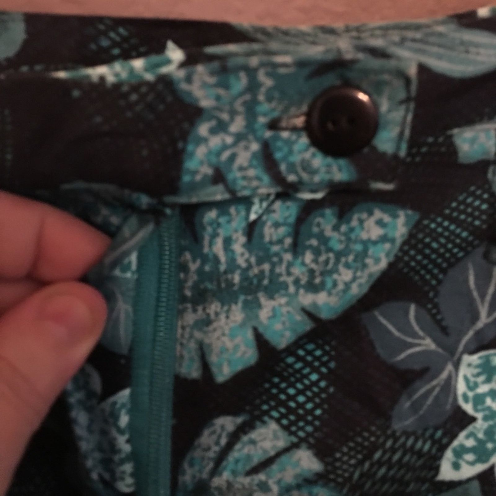 Other Sag Harbor floral stretch capris NWOT 8 Size 30" / US 8 / IT 44 - 4 Thumbnail