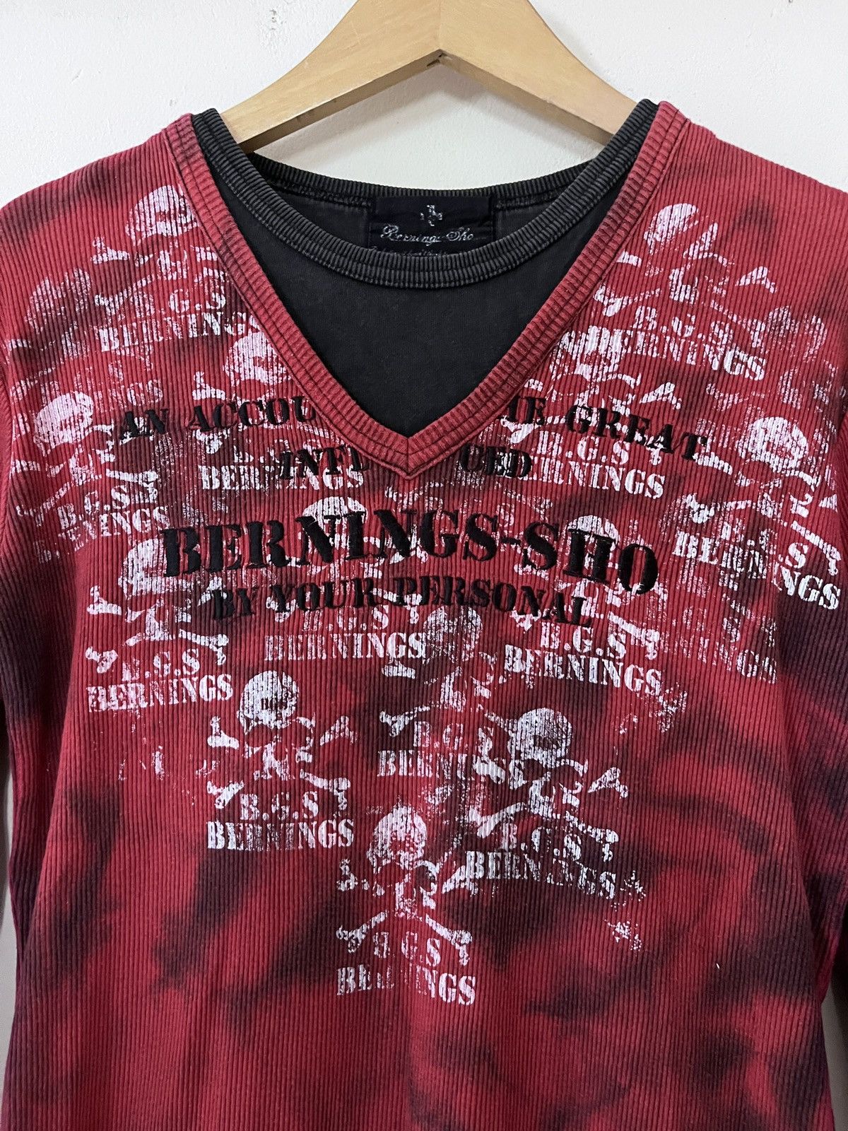 Japanese Brand Japanese Bernings Sho skulls blood Size US M / EU 48-50 / 2 - 3 Thumbnail