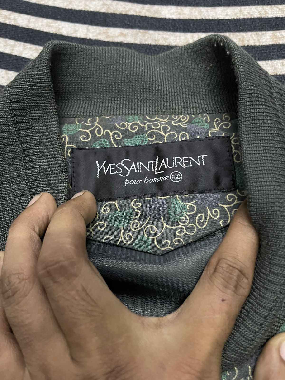 Yves Saint Laurent 90s YVES SAINT LAURENT POUR HOMME FULLPRINT ABSTRACT DESIGN Size US M / EU 48-50 / 2 - 10 Thumbnail
