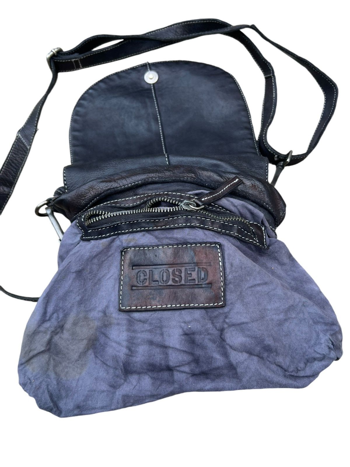 CLOSED Vintage CLOSED Discoloured Patina Leather Studded Bag Sling Size ONE SIZE - 22 Thumbnail