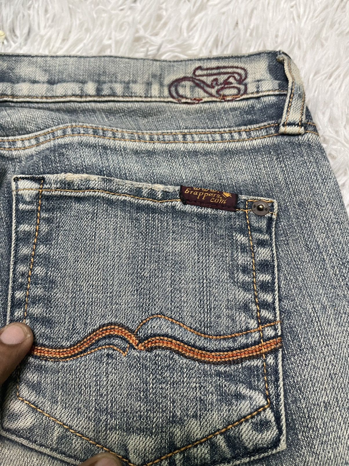 20471120 2000s BRAPPERS FLARE PANT WASHABLE JEANS DISTRESSED Size US 31 - 17 Thumbnail