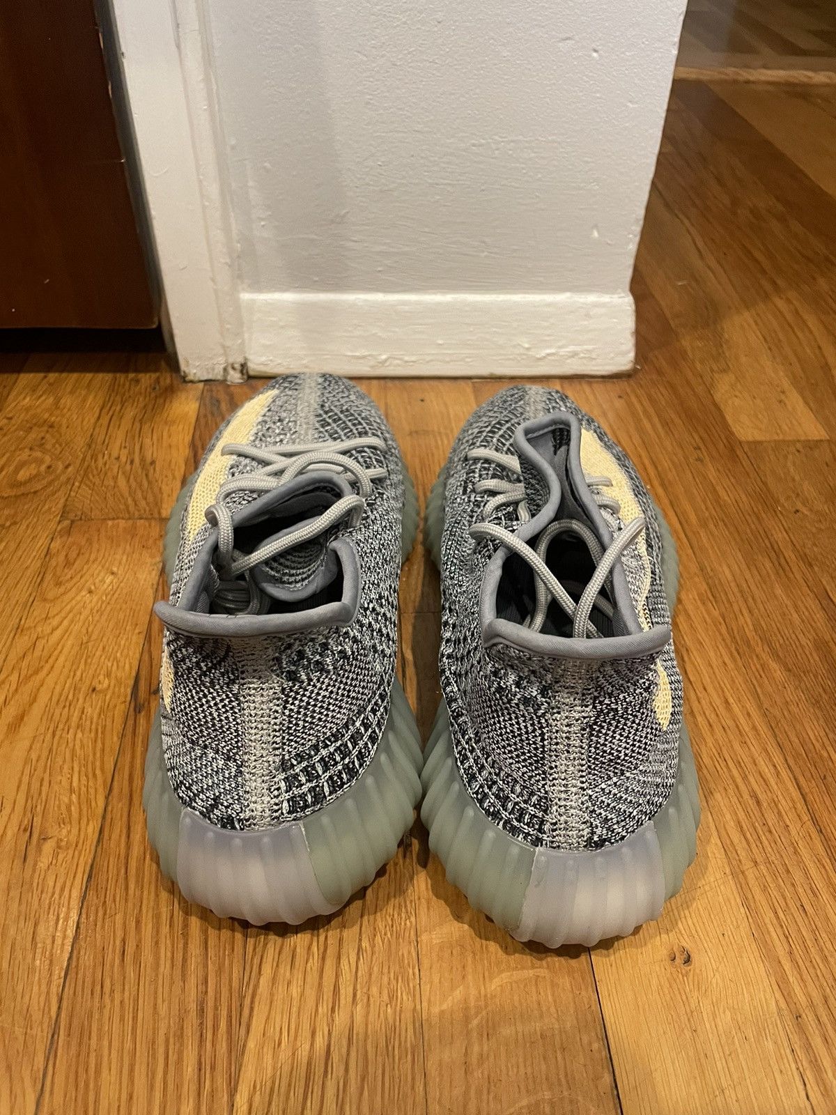 Adidas × Yeezy Yeezy boost 350 V2 Size US 9 / EU 42 - 3 Thumbnail