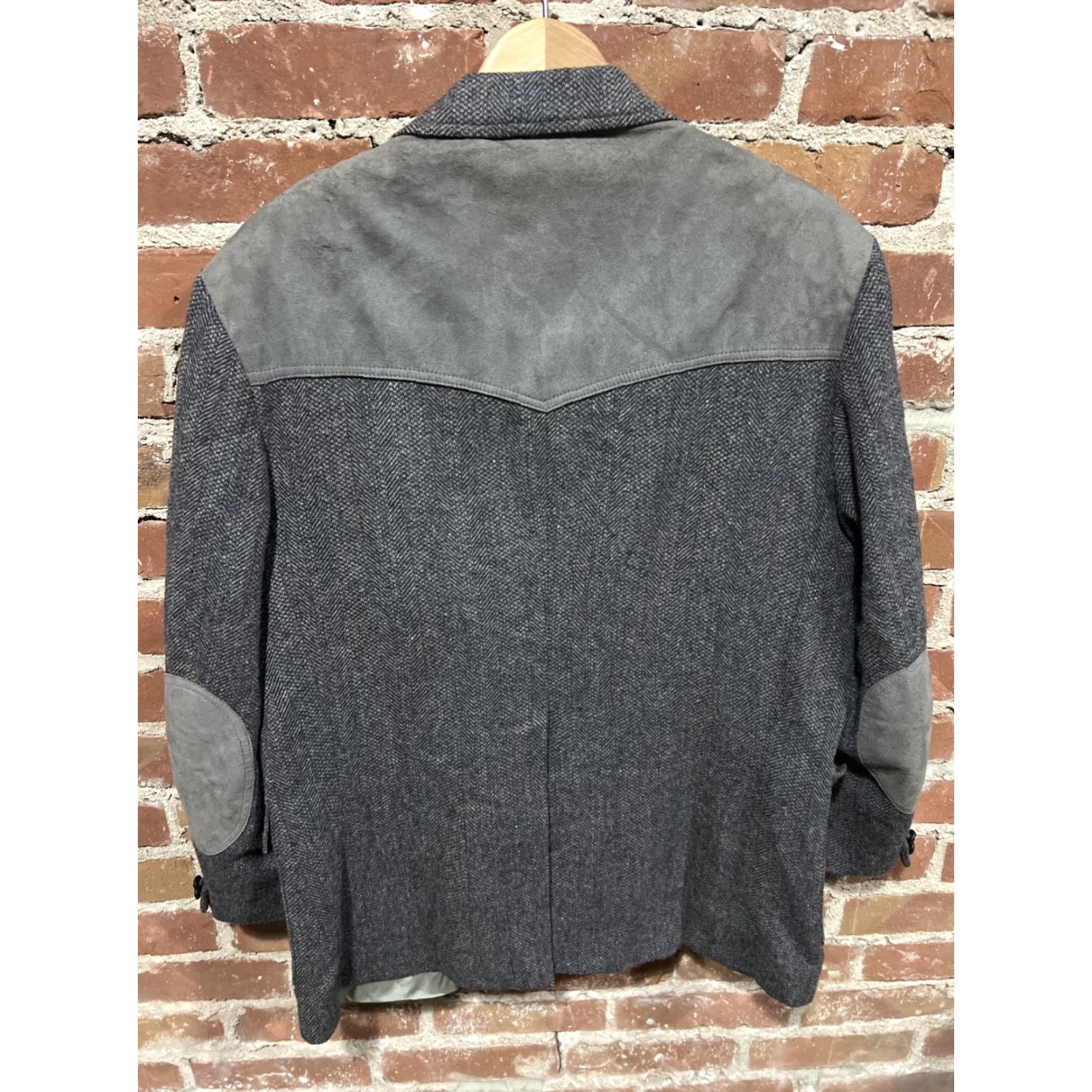 Pendleton VINTAGE Pendleton Blazer Mens 46 Gray Wool Tweed Herringbone Notch Lapel Three-Button Single-Breasted US USA Size 46R - 4 Thumbnail