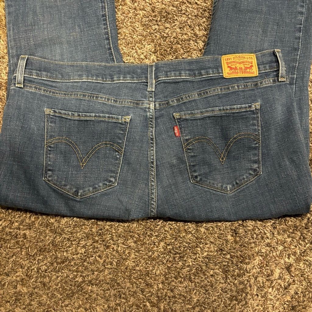 Levi's Women’s Levi’s Classic Boot Jeans Size 40" / US 18 - 1 Thumbnail