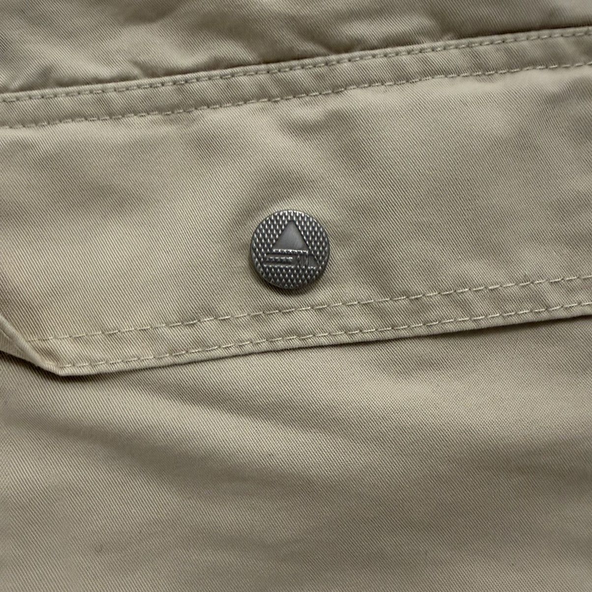 Levi's Vintage Levi’s Silvertab Cargo Shorts Beige Utility Mesh Size US 31 - 6 Thumbnail