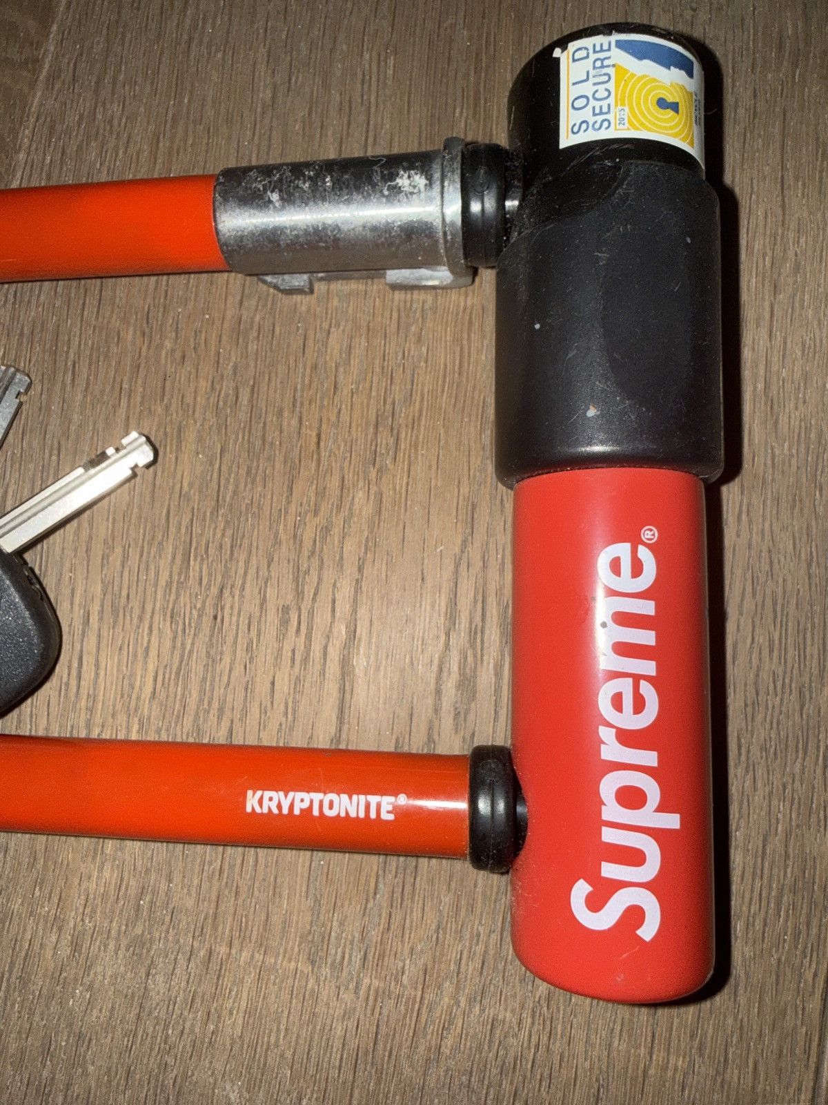 Supreme Supreme x Kryptonite Evolution Mini-5 U-Lock (FW15) – Red Size ONE SIZE - 1 Thumbnail