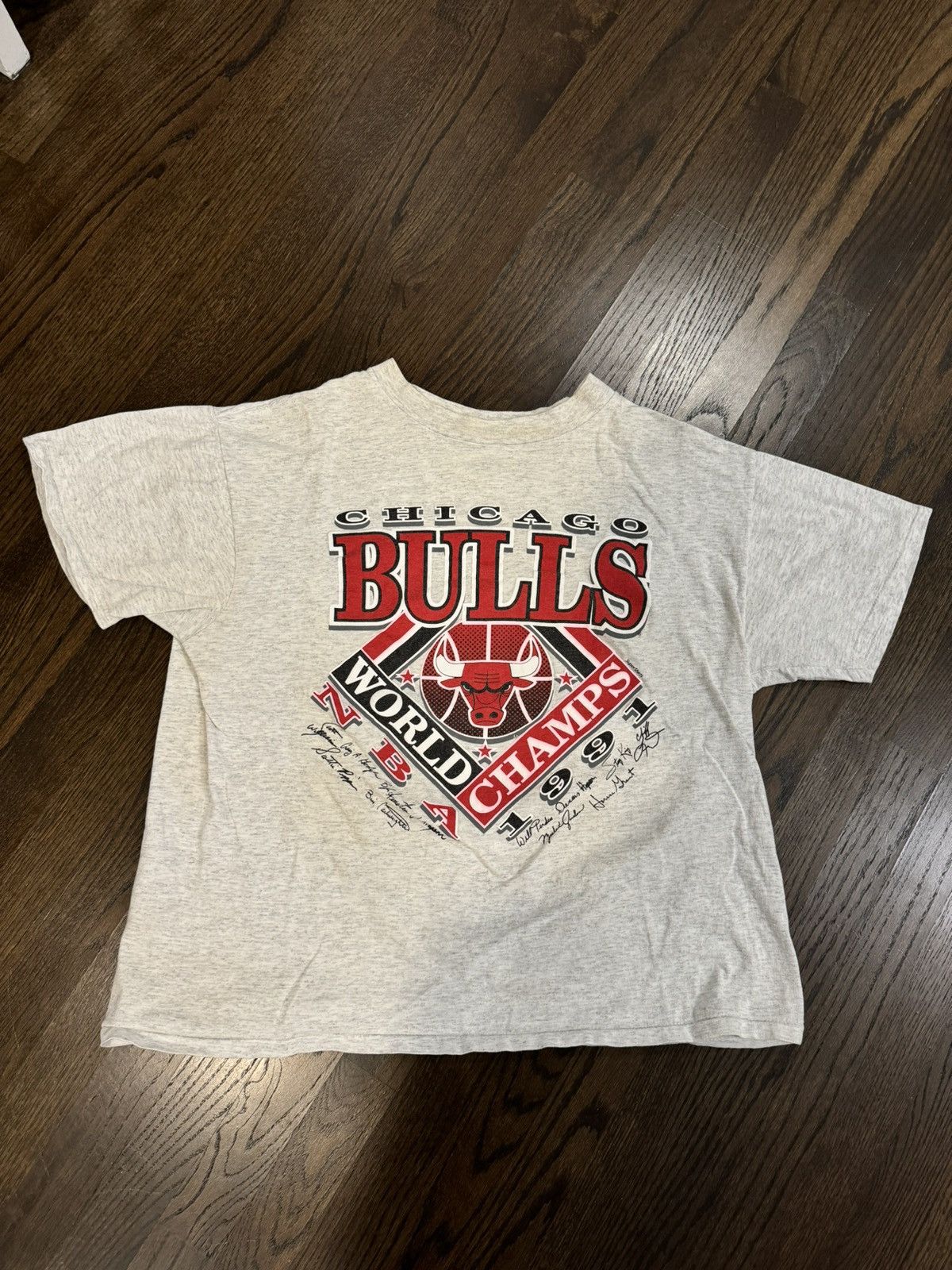 NBA × Vintage Vintage 90s Chicago Bulls Championship Tee Size US M / EU 48-50 / 2 - 1 Thumbnail