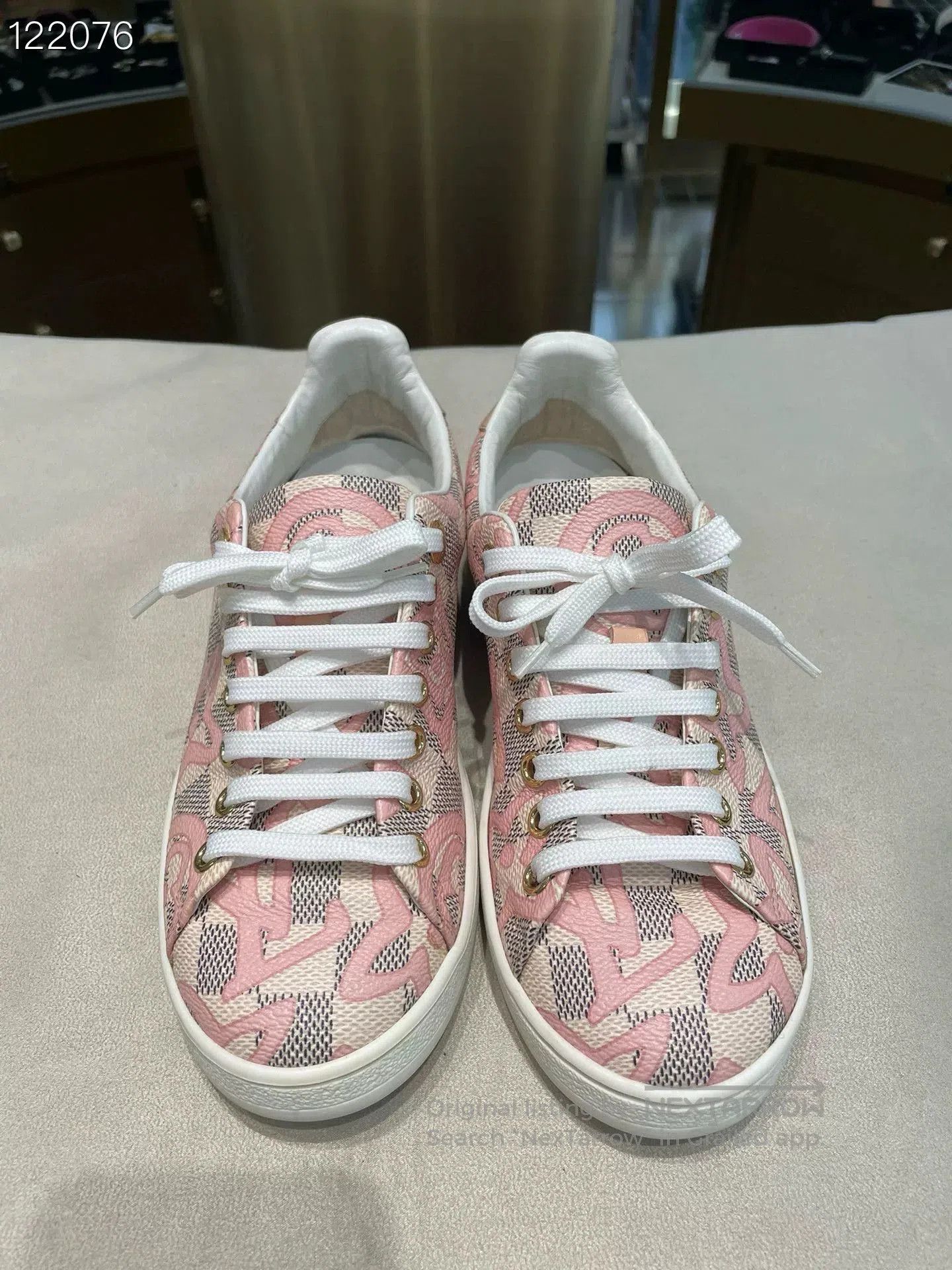 Louis Vuitton LV 080636C01 White Plaid Limited Flats. Size US 4 / IT 34 - 1 Thumbnail