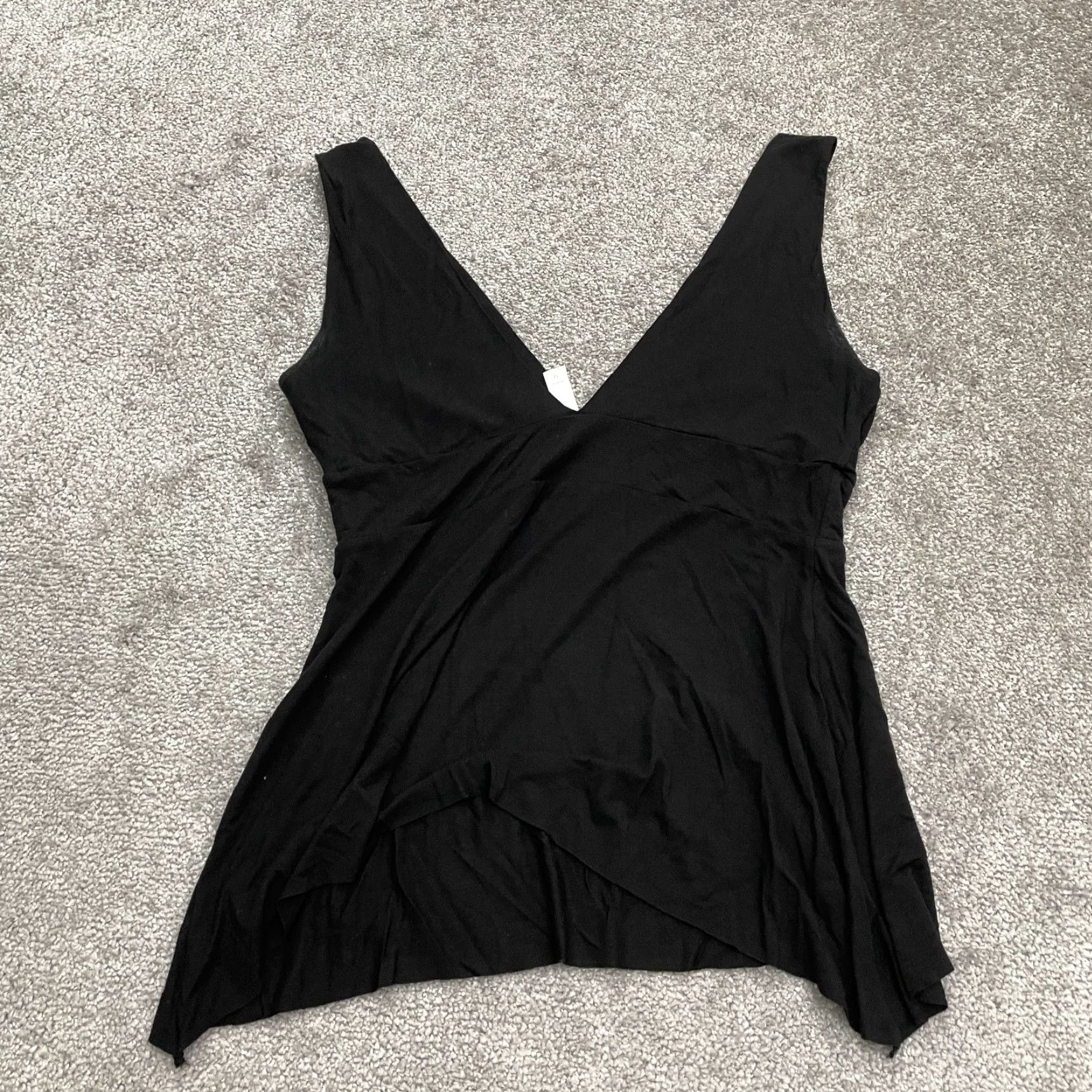 AQUA Aqua Tank Women Adult Medium Black Beaded V-Neck Sleeveless Knit Rayon Spandex Classic Designer Size M / US 6-8 / IT 42-44 - 2 Thumbnail