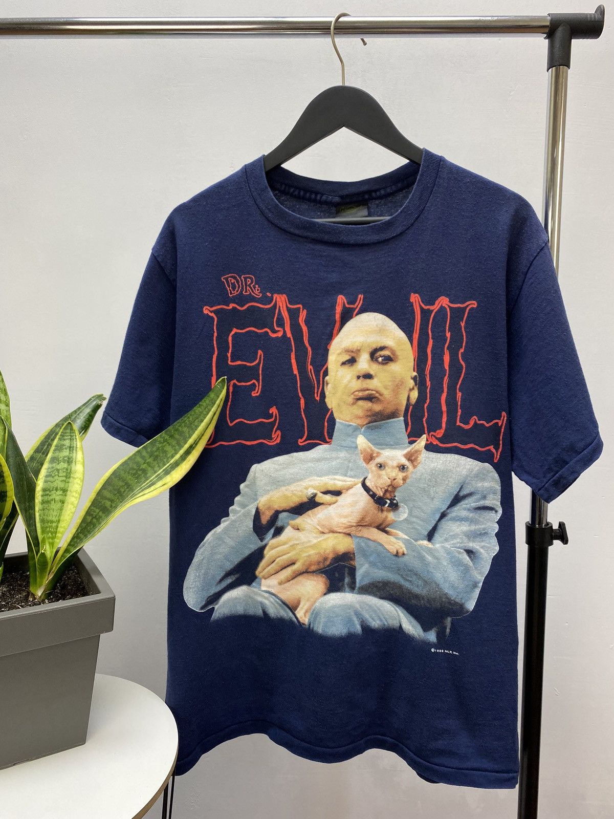 Changes × Vintage Vintage Changes 1999 Dr Evil Austin Powers movie promo tee Size US L / EU 52-54 / 3 - 1 Thumbnail
