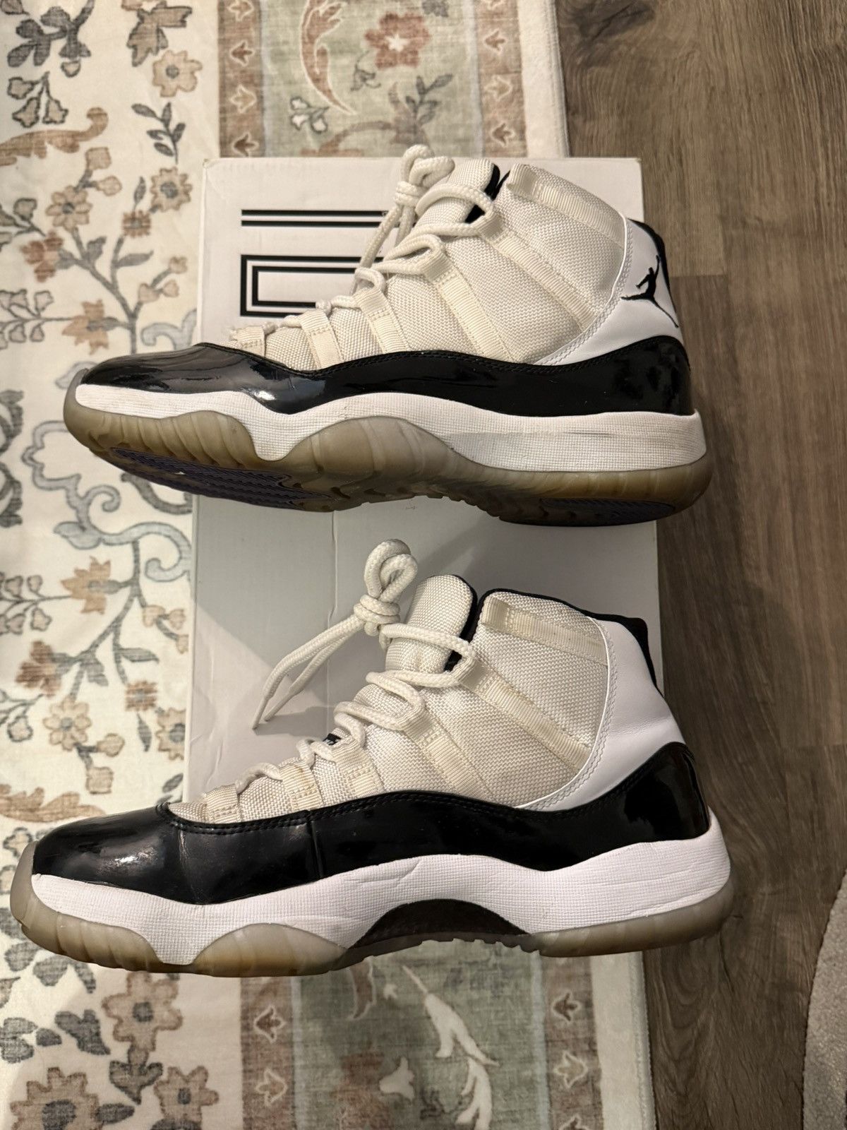 Nike Air Jordan 11 Retro 2011 Concord Size US 10 / EU 43 - 2 Thumbnail