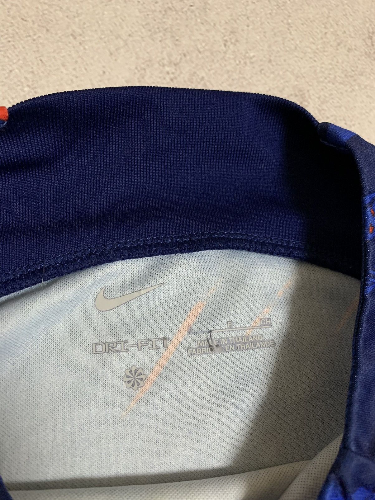 Nike Vintage Nike England T Shirt Tee Jersey Soccer Overprinted Size US S / EU 44-46 / 1 - 9 Thumbnail