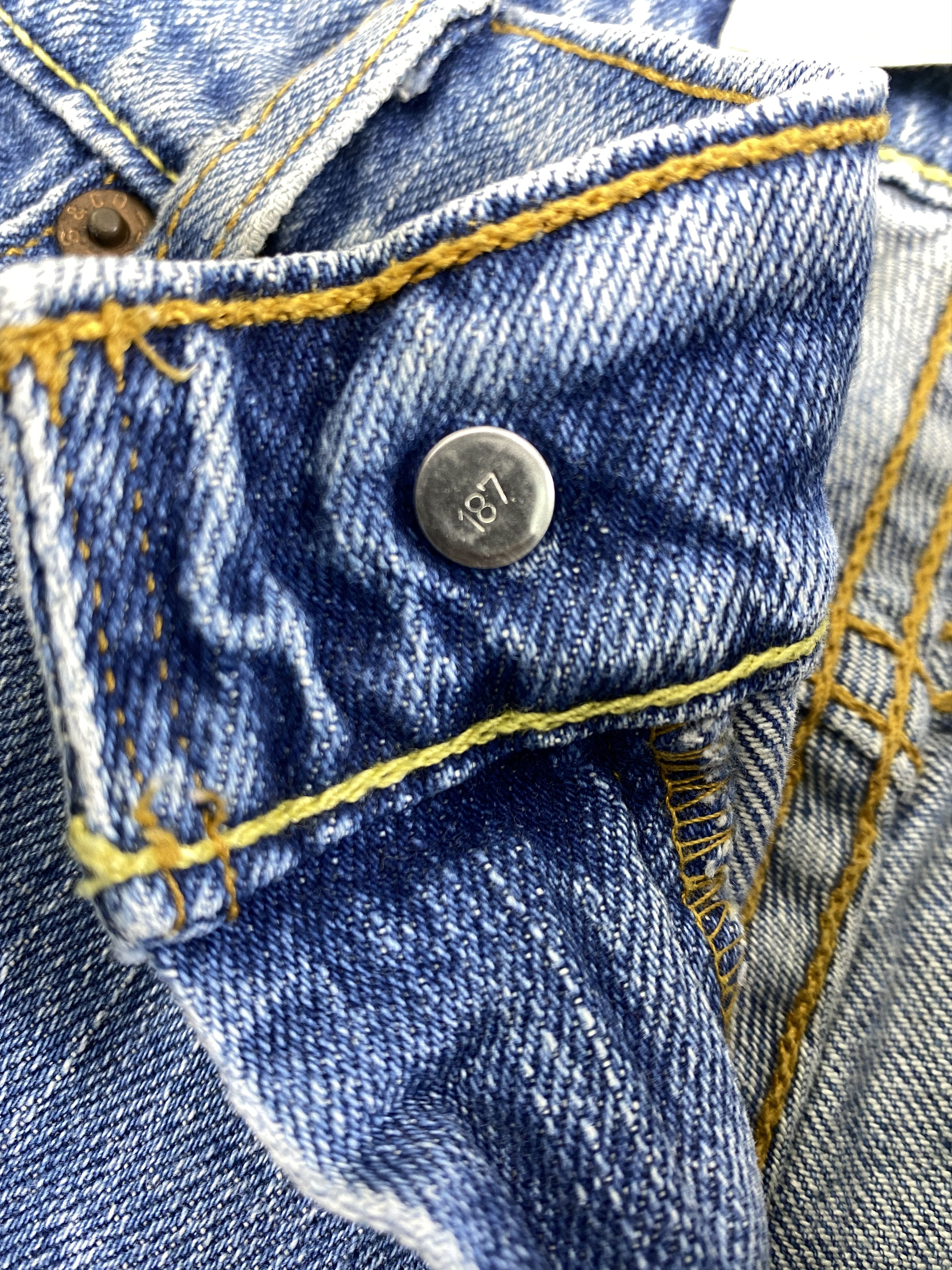 Levi's Vintage Levi's 505 Straight Blue Denim 35 x 31 JN630 Size US 35 - 7 Thumbnail