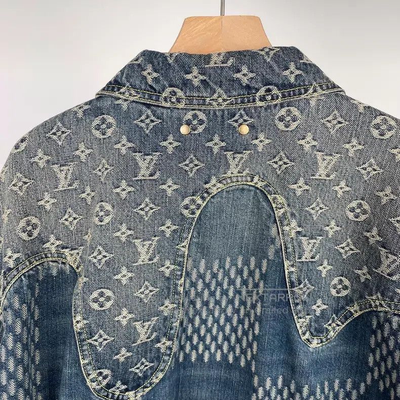 Louis Vuitton Louis Vuitton Nigo blue denim jacket Size US S / EU 44-46 / 1 - 7 Thumbnail