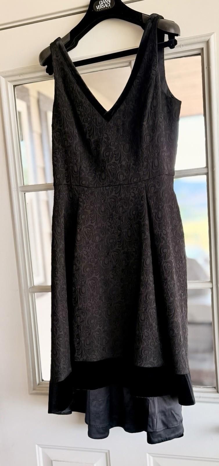 Other NWT WHBM Stunning Black Brocade Fit/Flare Dress w Velvet 4 Size S / US 4 / IT 40 - 6 Thumbnail