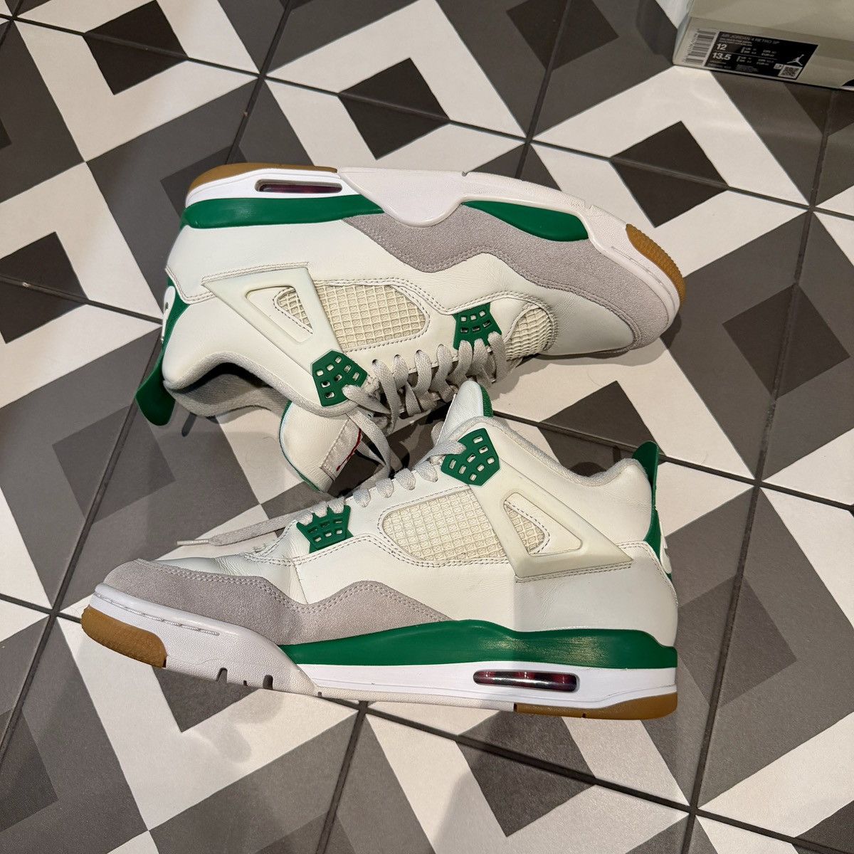 Nike Air Jordan 4 Pine Green Size US 12 / EU 45 - 5 Thumbnail
