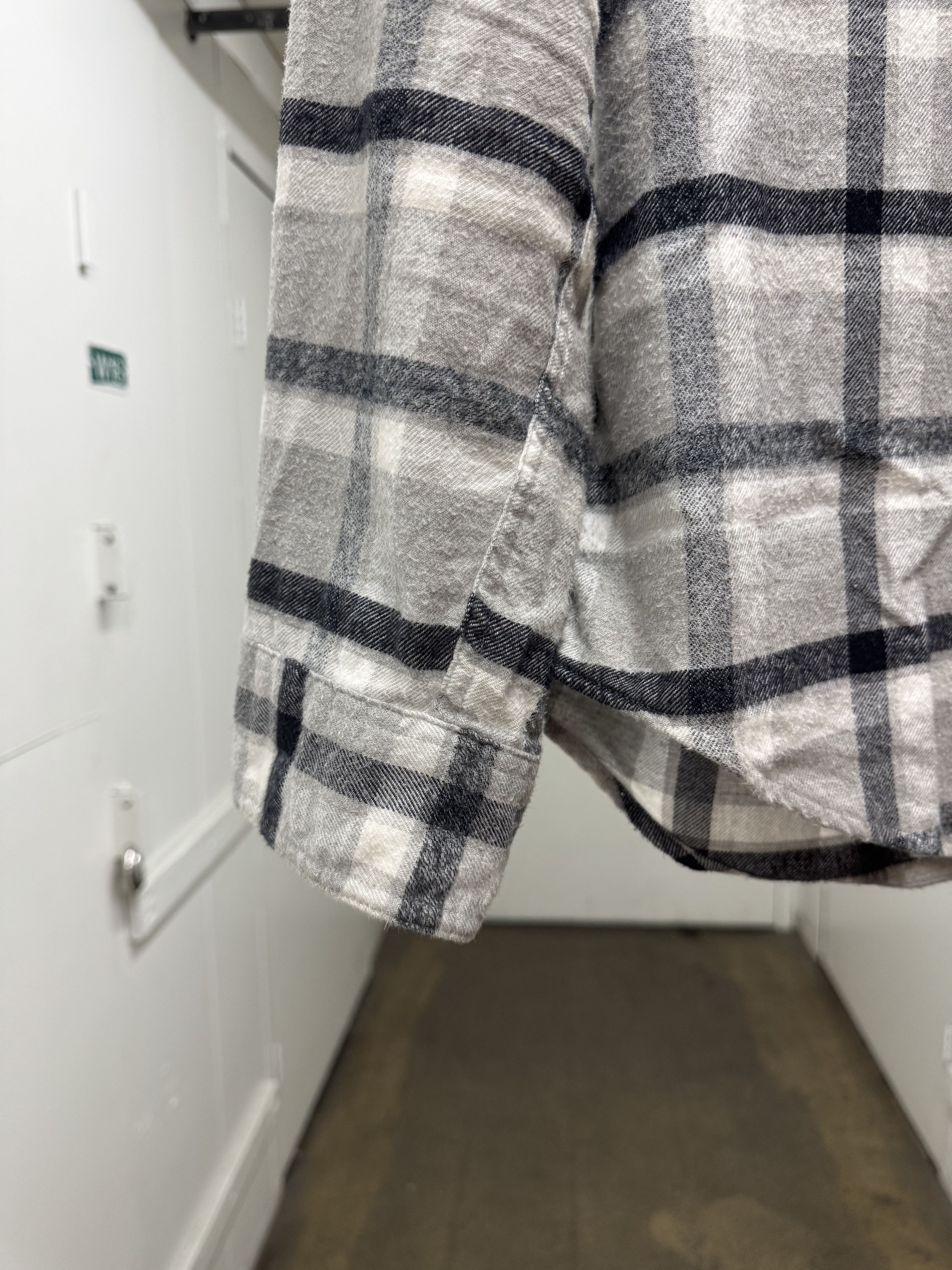 J.Crew J. Crew Gray Plaid Brushed Soft Flannel Button Up Size US L / EU 52-54 / 3 - 5 Thumbnail