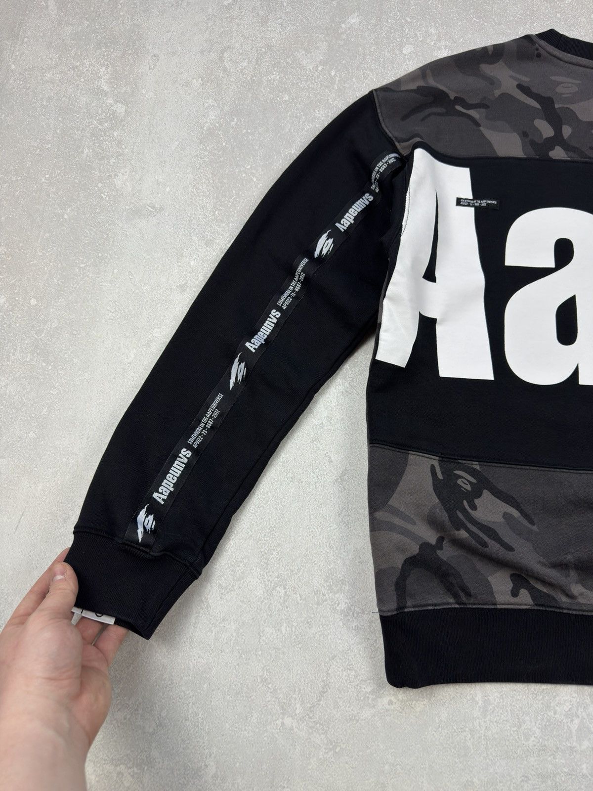 Aape AAPE BY A BATHING APE Apunvs Bape Camo Big Logo Sweatshirt Size US M / EU 48-50 / 2 - 21 Thumbnail