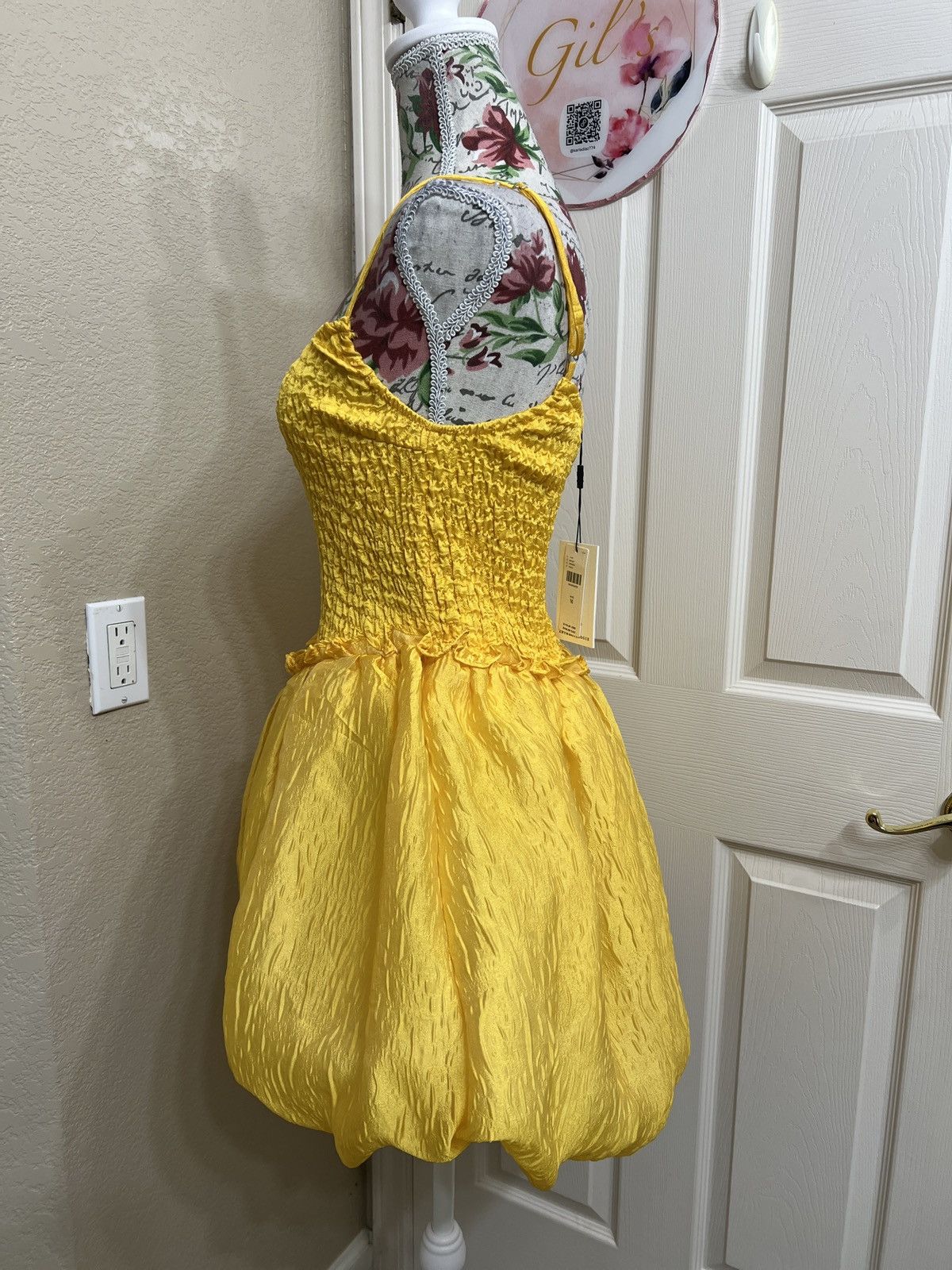 Anthropologie Anthropologie Yellow Smocked Mini Bubble Dress size M Size M / US 6-8 / IT 42-44 - 6 Thumbnail
