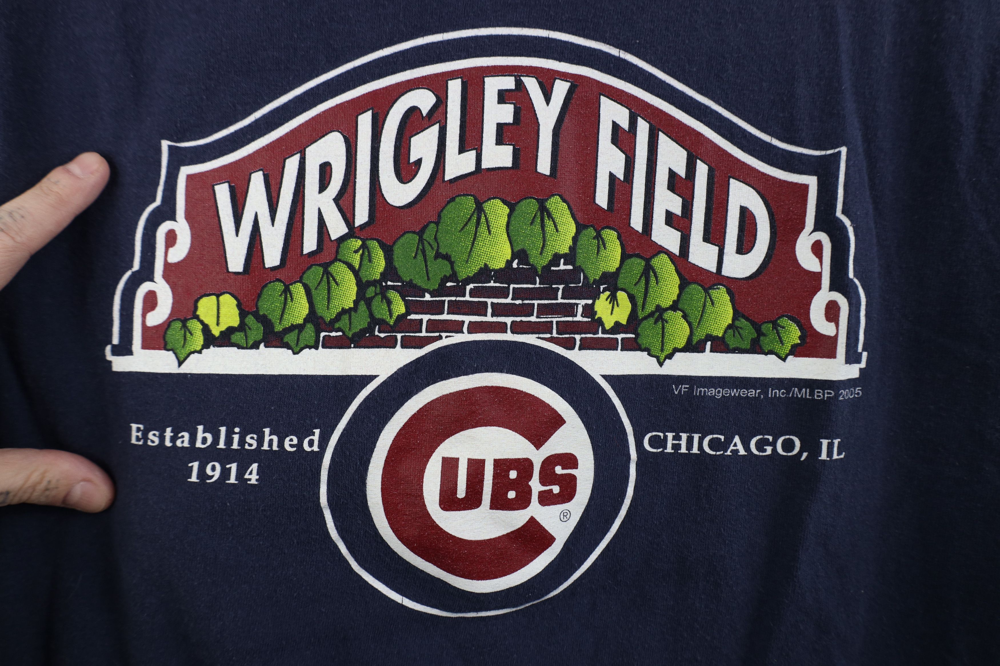 Vintage Vintage Y2K 2005 Chicago Cubs Baseball Wrigley Field T-Shirt Size US L / EU 52-54 / 3 - 4 Thumbnail