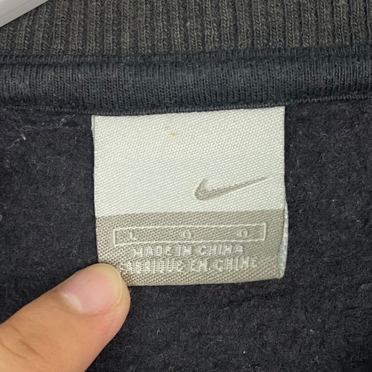 Other Vintage Nike Embroidered Crewneck Sweatshirt Size L Size US L / EU 52-54 / 3 - 6 Thumbnail