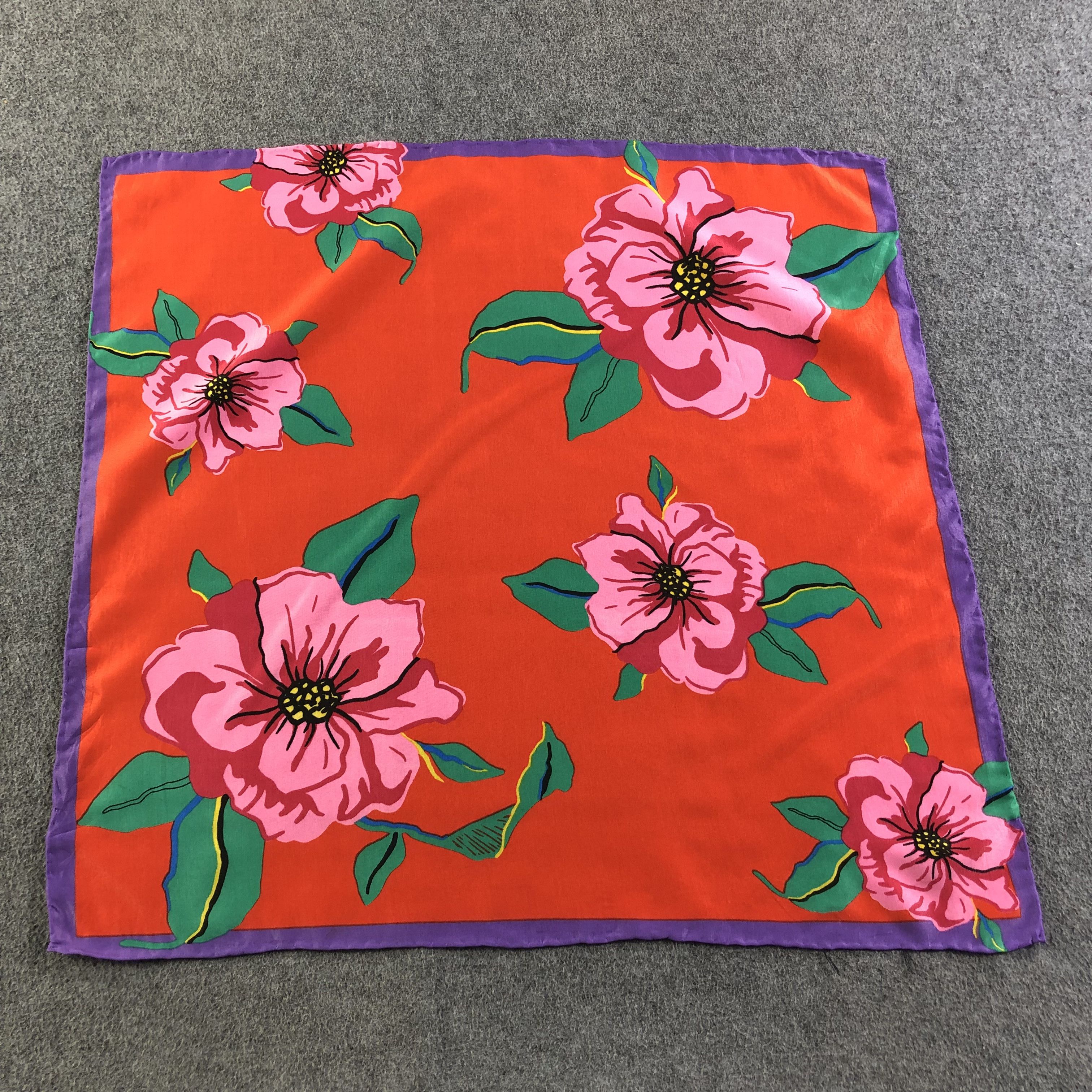 Vintage Luxury Floral Silk Scarf M949 Size ONE SIZE - 1 Thumbnail