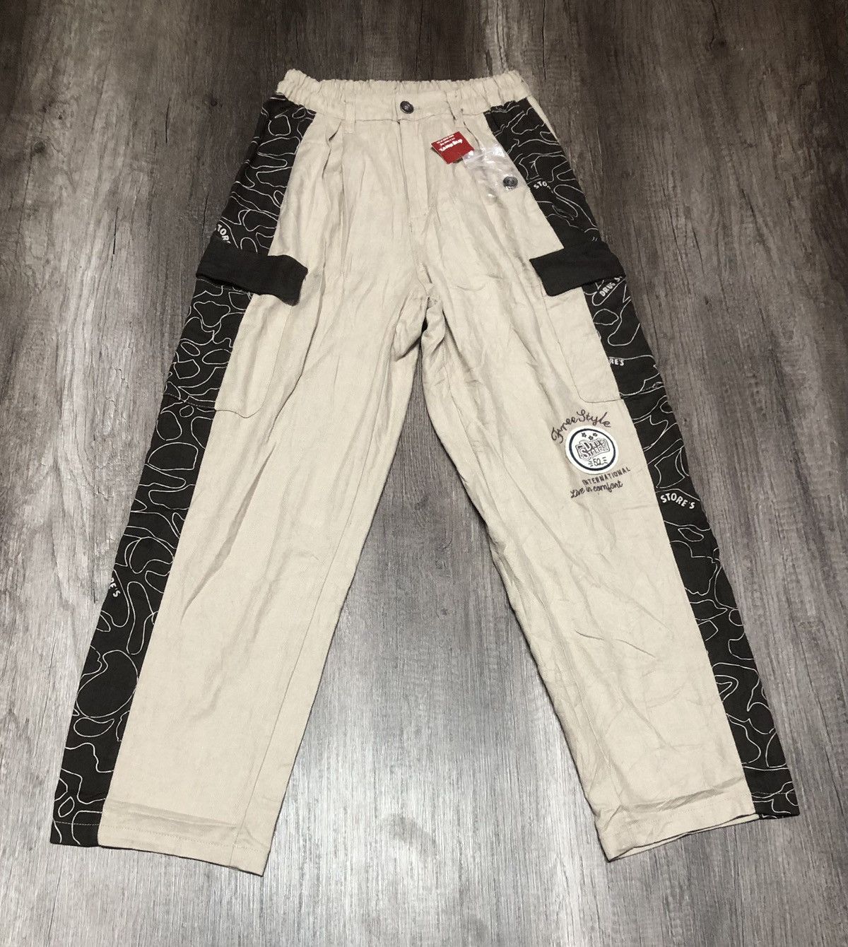 Japanese Brand Drug Store Casual pant Cargo style (Unisex) Size US 30 / EU 46 - 8 Thumbnail