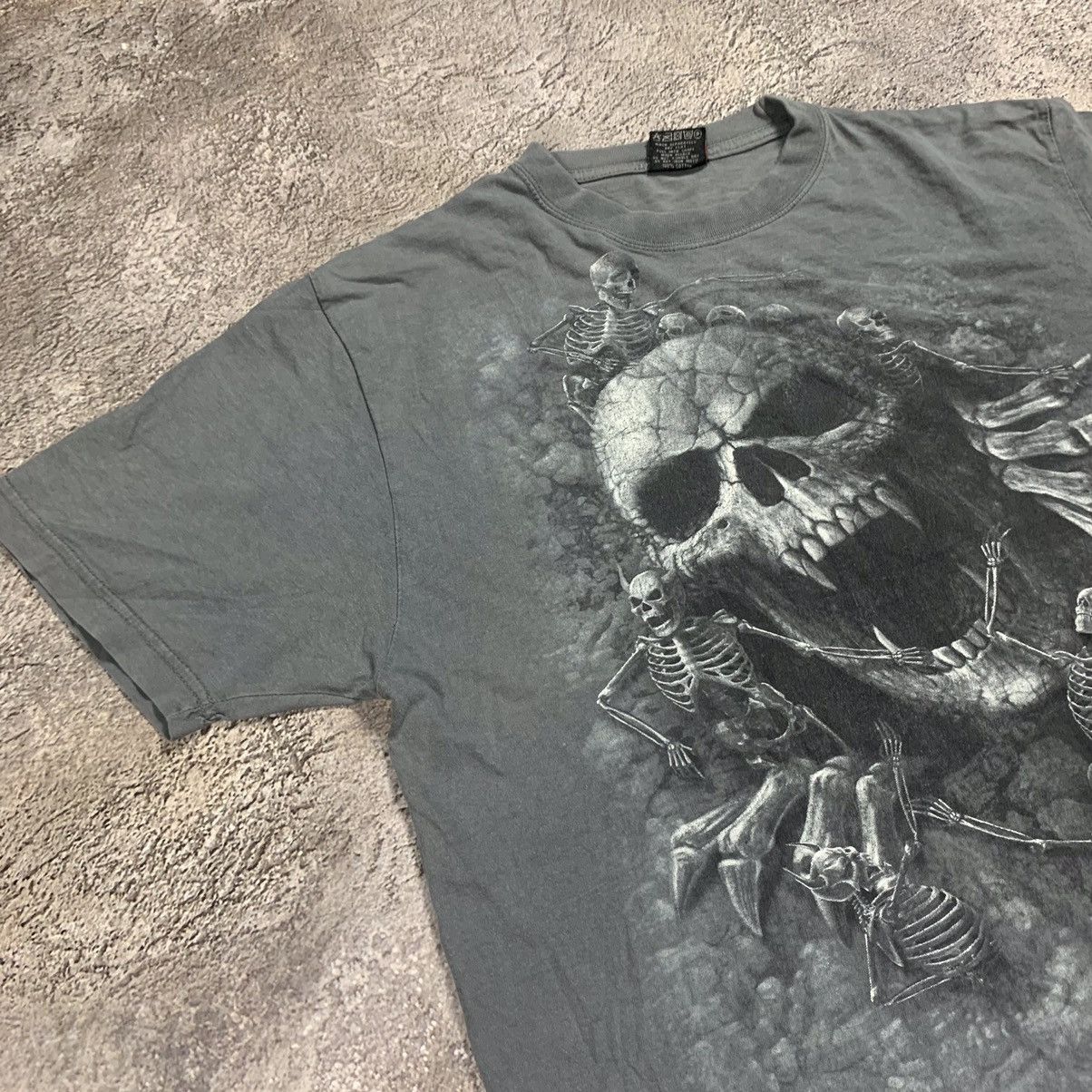 Vintage Vintage 90s Skull Graphic Tee Sun Faded Horror Grunge XL Size US XL / EU 56 / 4 - 4 Thumbnail