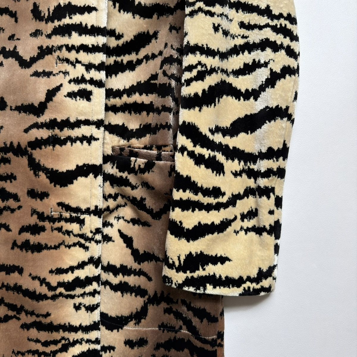 Haider Ackermann Tiger Stripe Velvet Overcoat Size S / US 4 / IT 40 - 8 Thumbnail