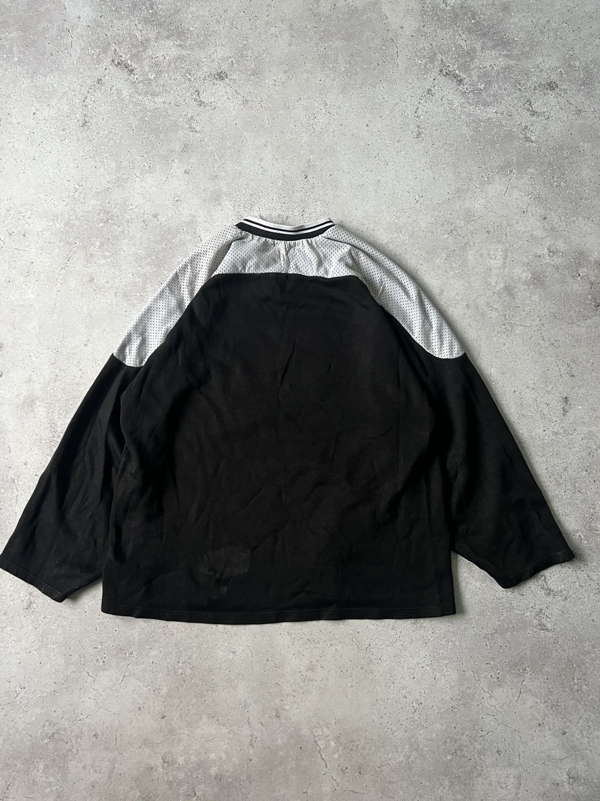 Rap Tees × Vintage × Wu-Tang Clan Vintage 1996 Wu Tang Clan Crewneck Sweatshirt Size US L / EU 52-54 / 3 - 2 Thumbnail
