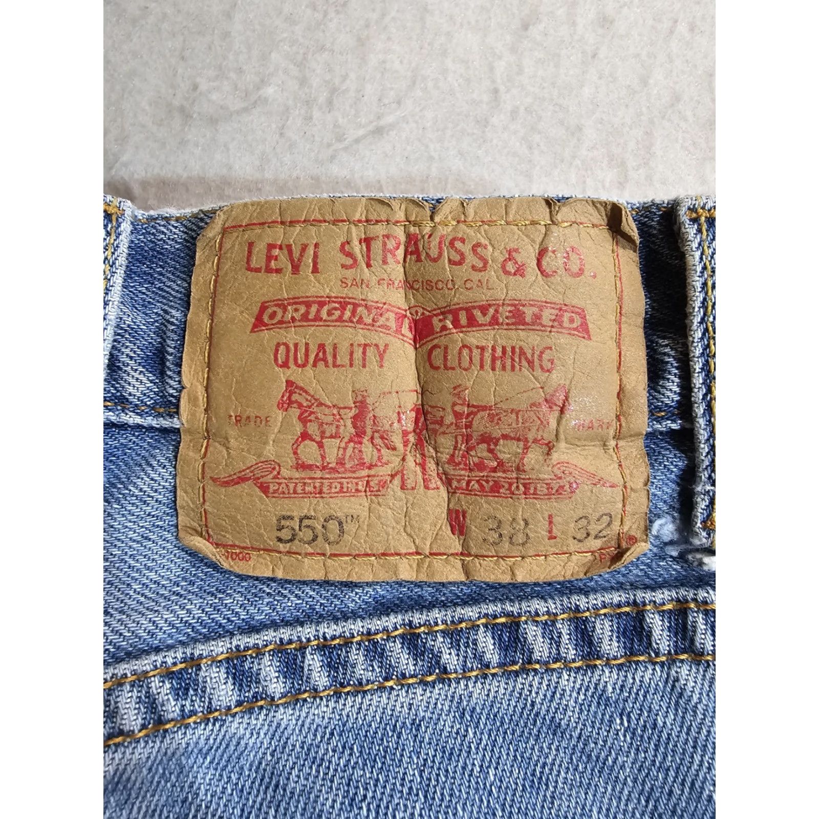 Levi's VINTAGE Levi Levi's 550 Jeans Relaxed Fit Denim Light Wash Distressed Mens 38x32 Jeans 90s USA Bike Rock Retro Logo City Hip Hop Dad Size US 38 / EU 54 - 2 Thumbnail