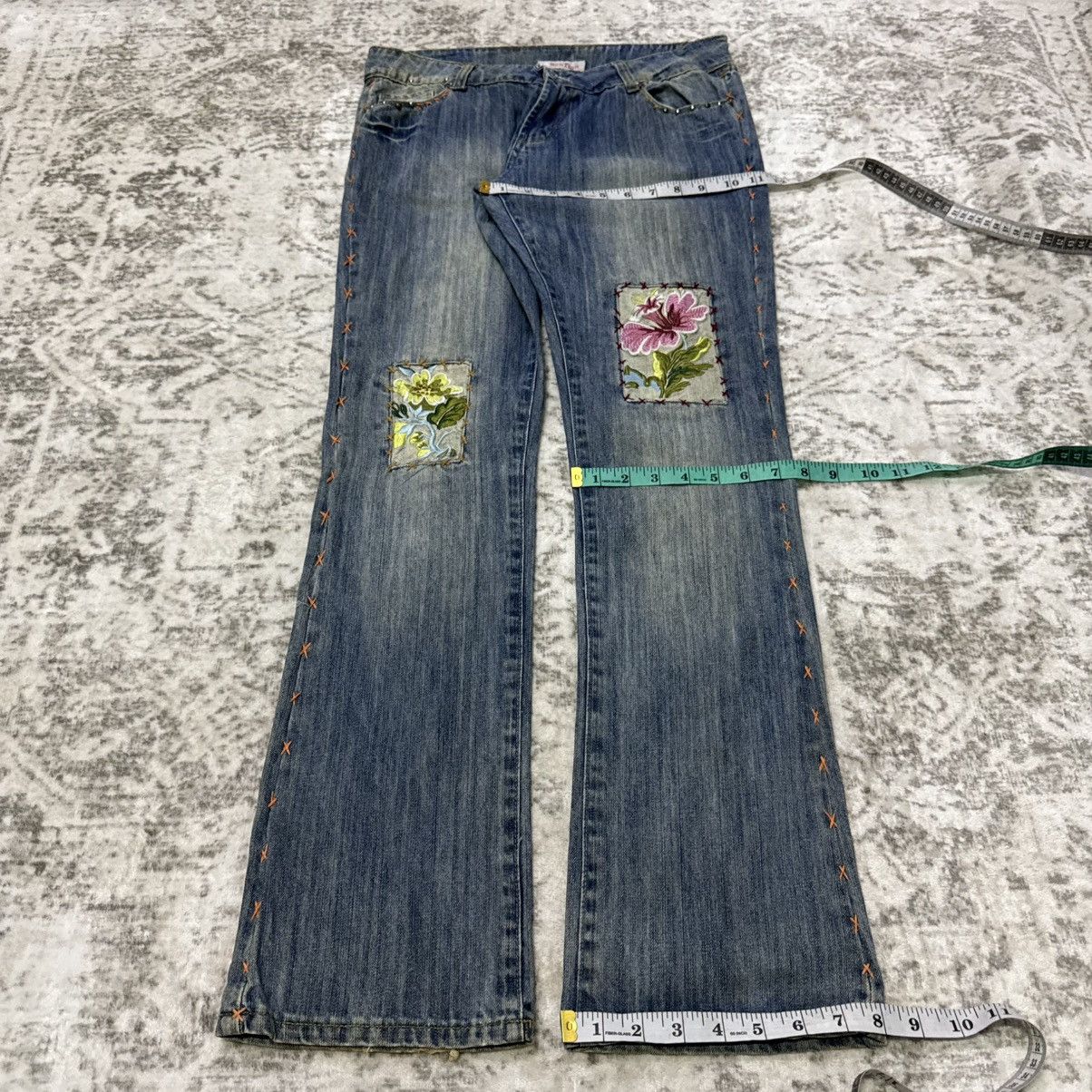 Kapital Vintage Japanese Brand Patch Work Embroidery Flared Jeans Size 30" / US 8 / IT 44 - 7 Thumbnail