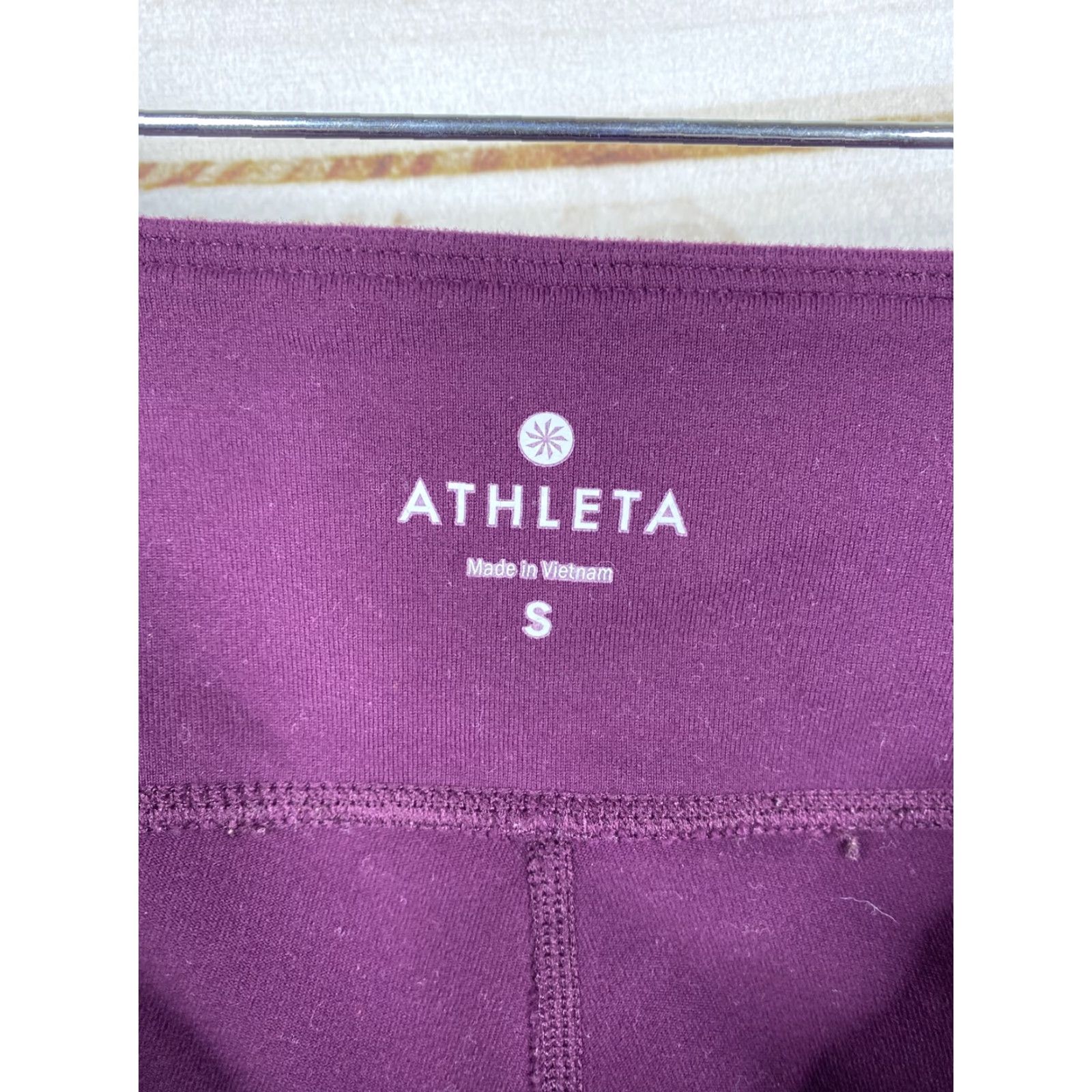 Athleta Athleta Leggings Womens S Purple Straight Leg Cropped Hidden Pocket Running Gym Size 28" / US 6 / IT 42 - 5 Thumbnail