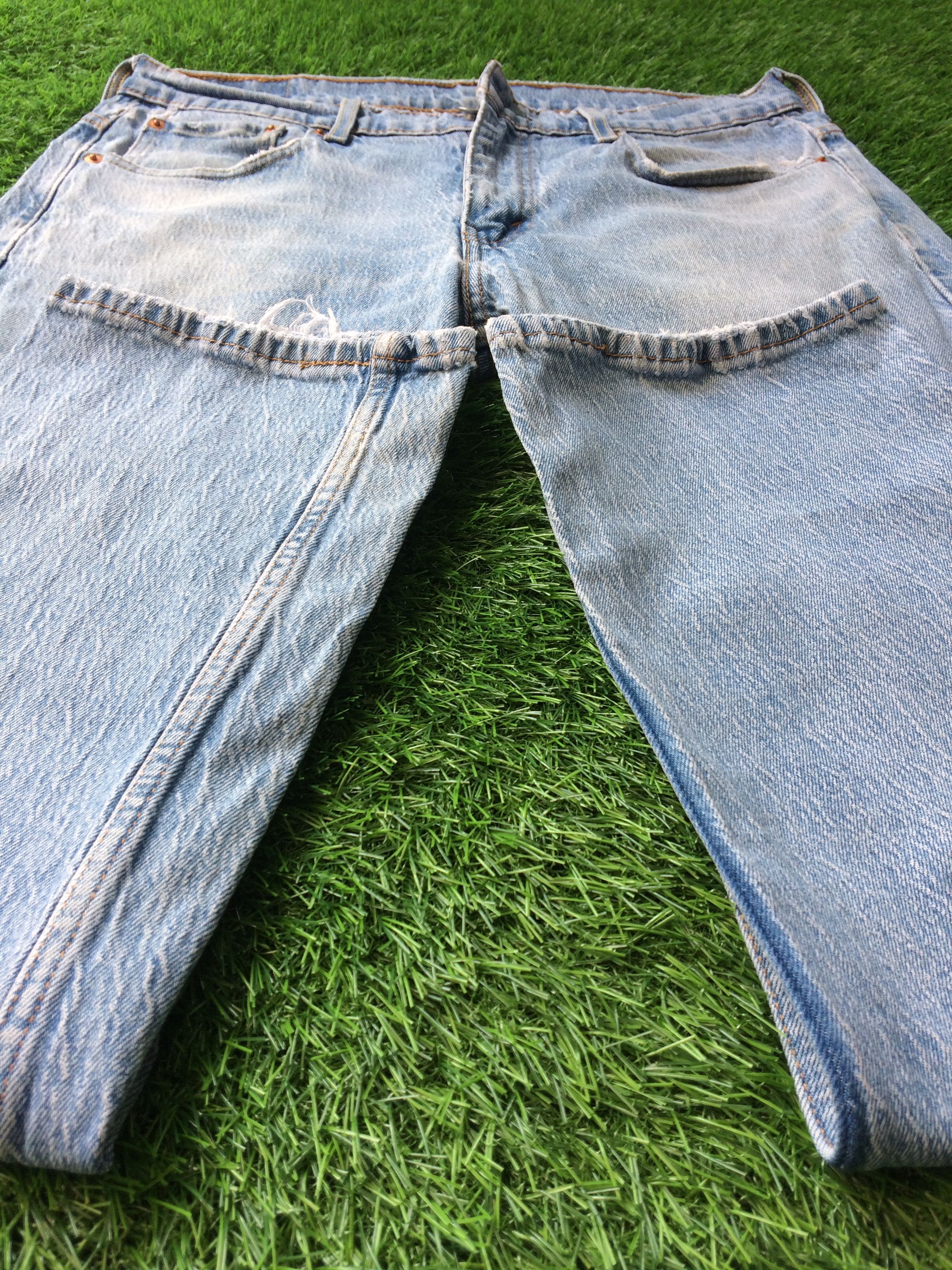 Jean Distressed Light Wash Levis 569 Jeans D-760 Size US 31 - 5 Thumbnail